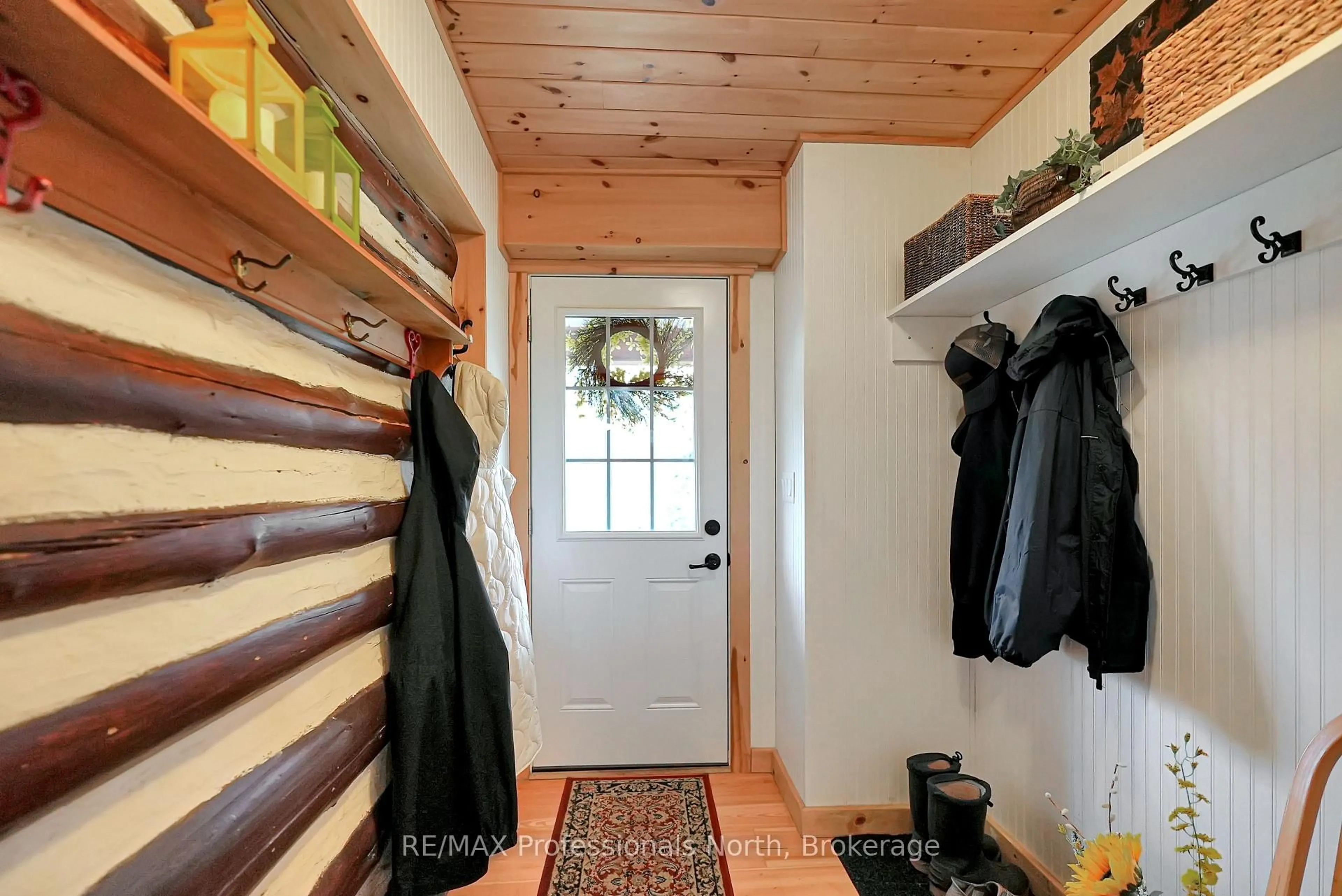 Indoor entryway for 1765 Essonville Line, Highlands East Ontario K0L 2Y0