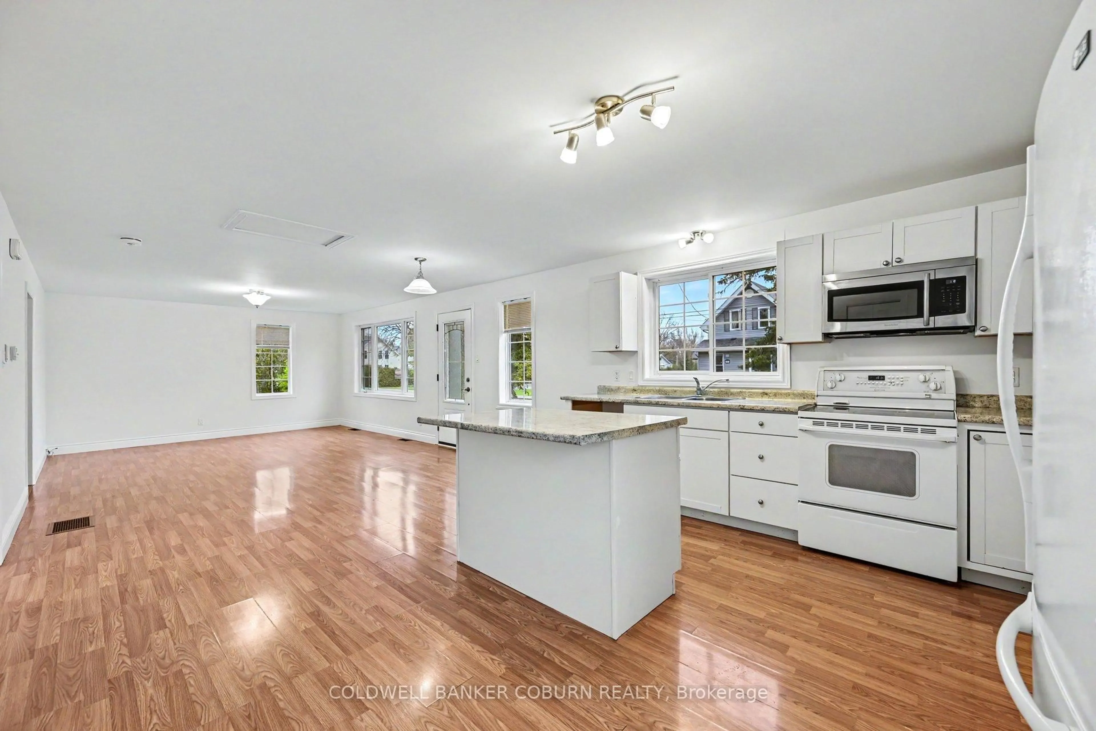 Open concept kitchen, unknown for 94 College St, North Dundas Ontario K0C 1H0