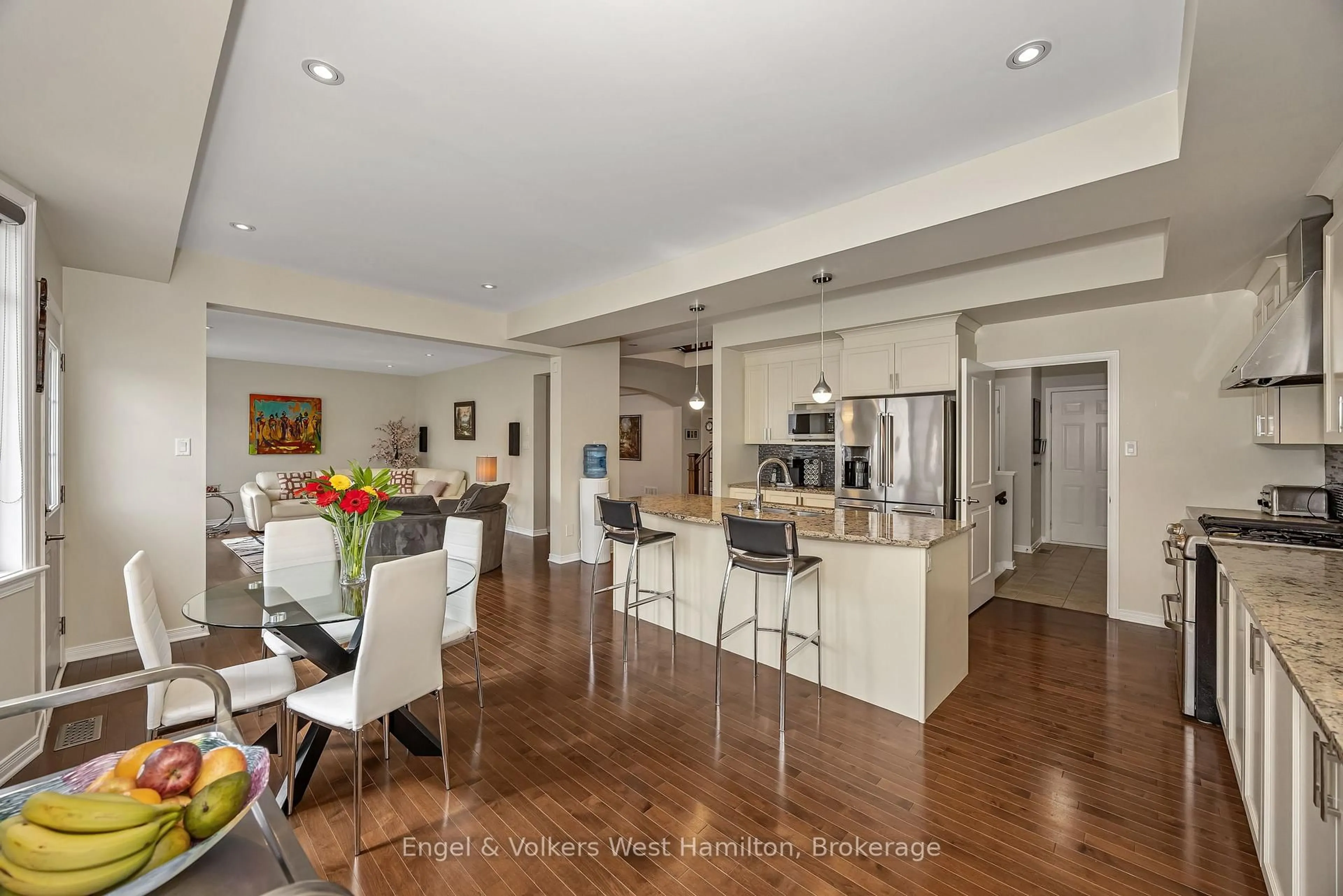 Open concept kitchen, unknown for 333 Percheron Way, Stittsville Ontario K2V 0A9