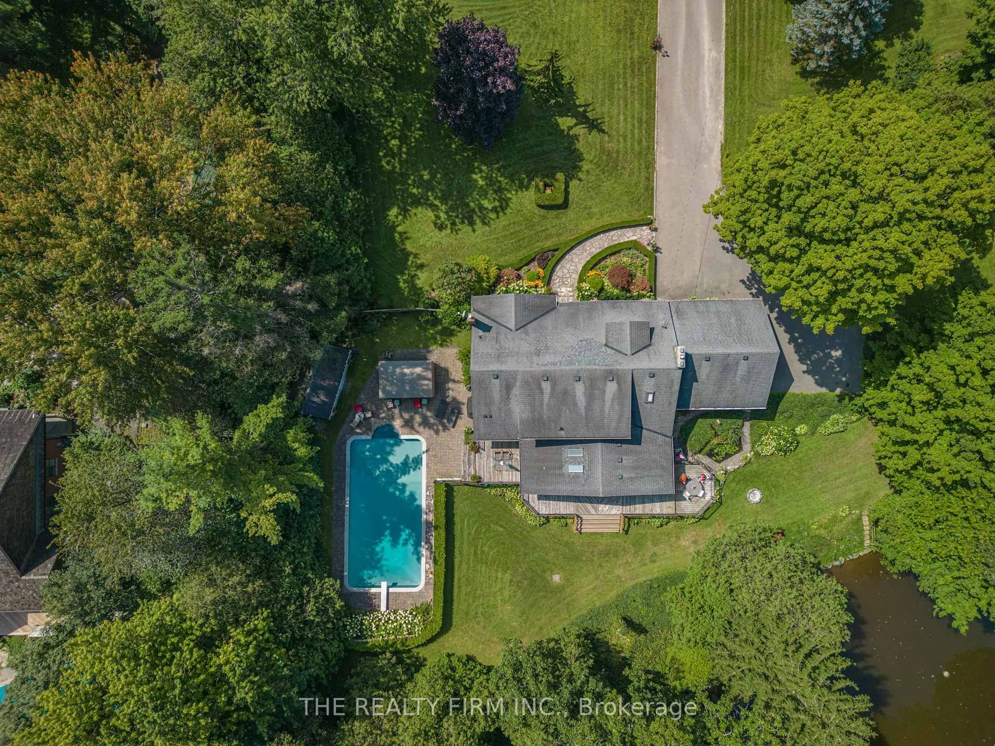 A pic from outside/outdoor area/front of a property/back of a property/a pic from drone, unknown for 2294 Harris Rd, Thames Centre Ontario N0L 1G5