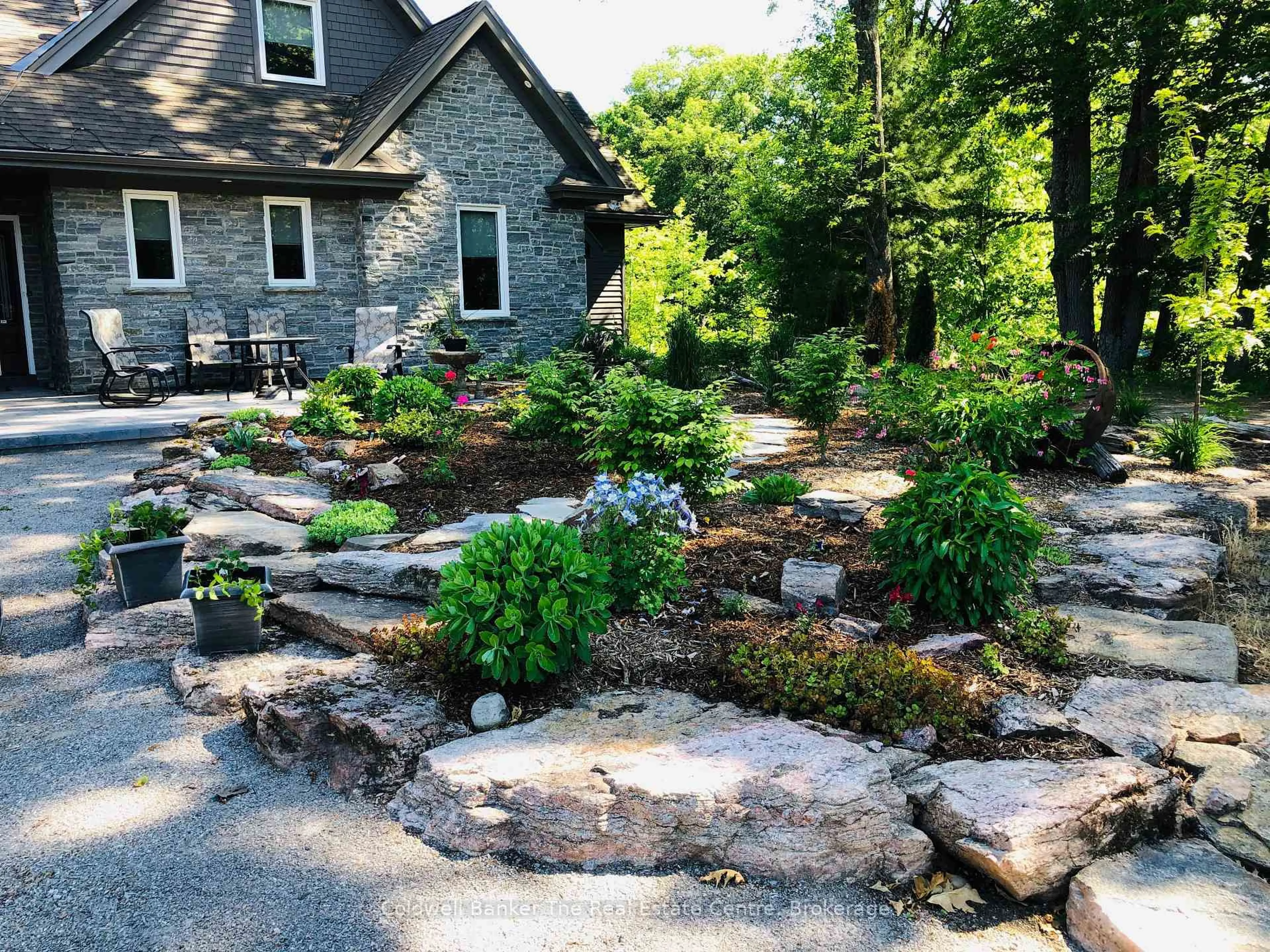 Patio, mountain view for 1012 Green Gables Rd, Minden Hills Ontario K0A 2L1