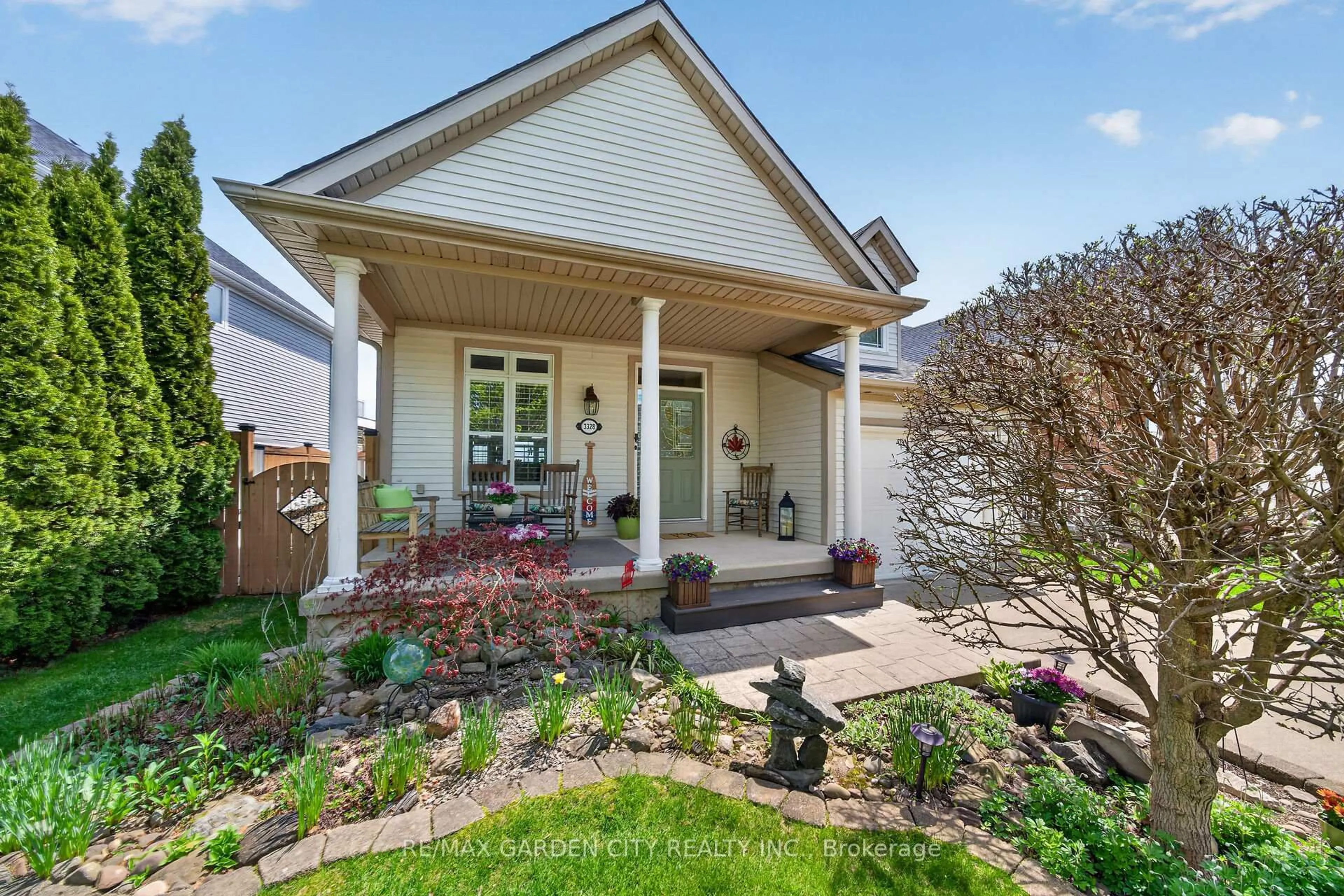Home with brick exterior material, street for 3328 DUSTAN St, Lincoln Ontario L0R 2E0