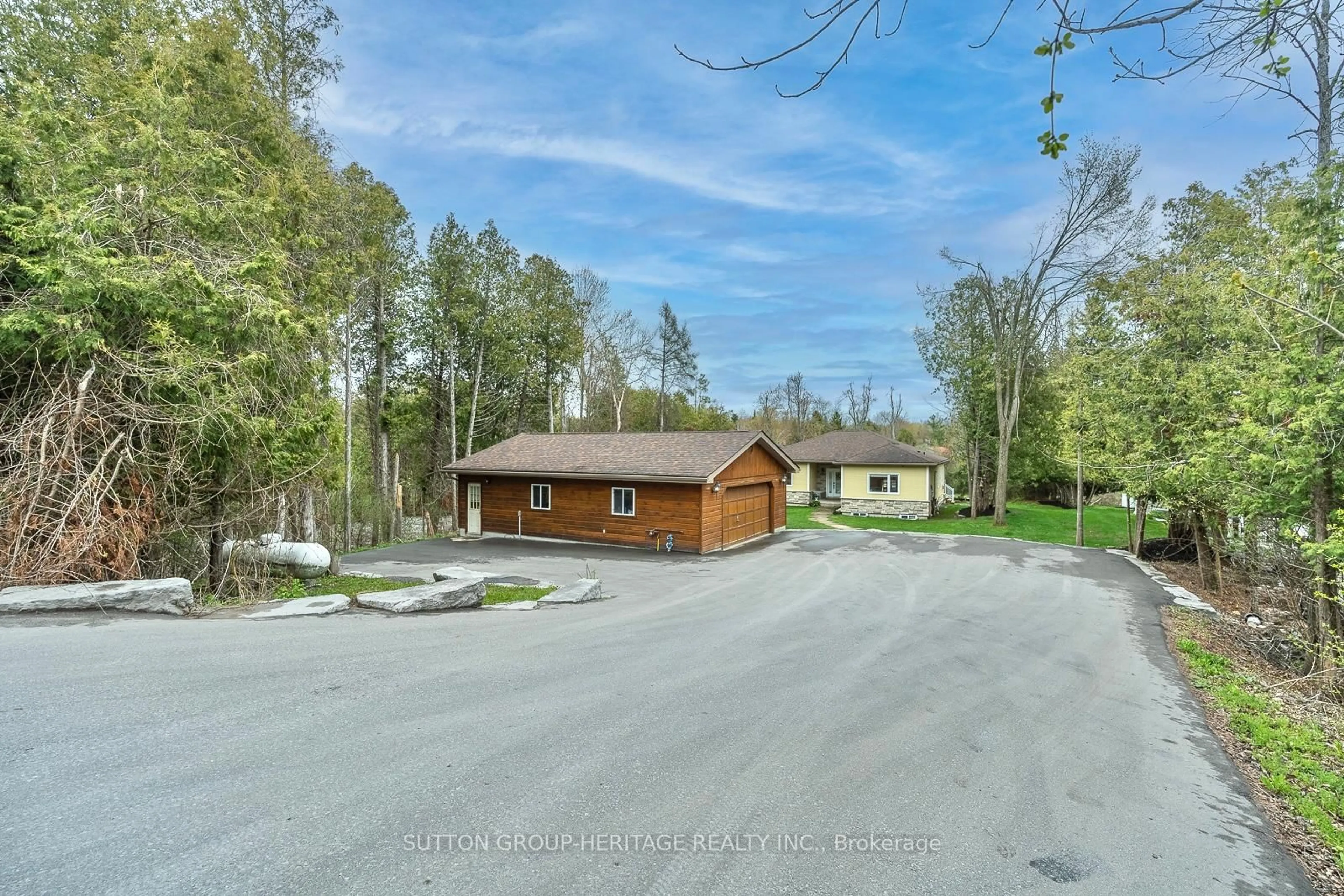 A pic from outside/outdoor area/front of a property/back of a property/a pic from drone, unknown for 191 Pirates Glen Dr, Trent Lakes Ontario K0M 1A0