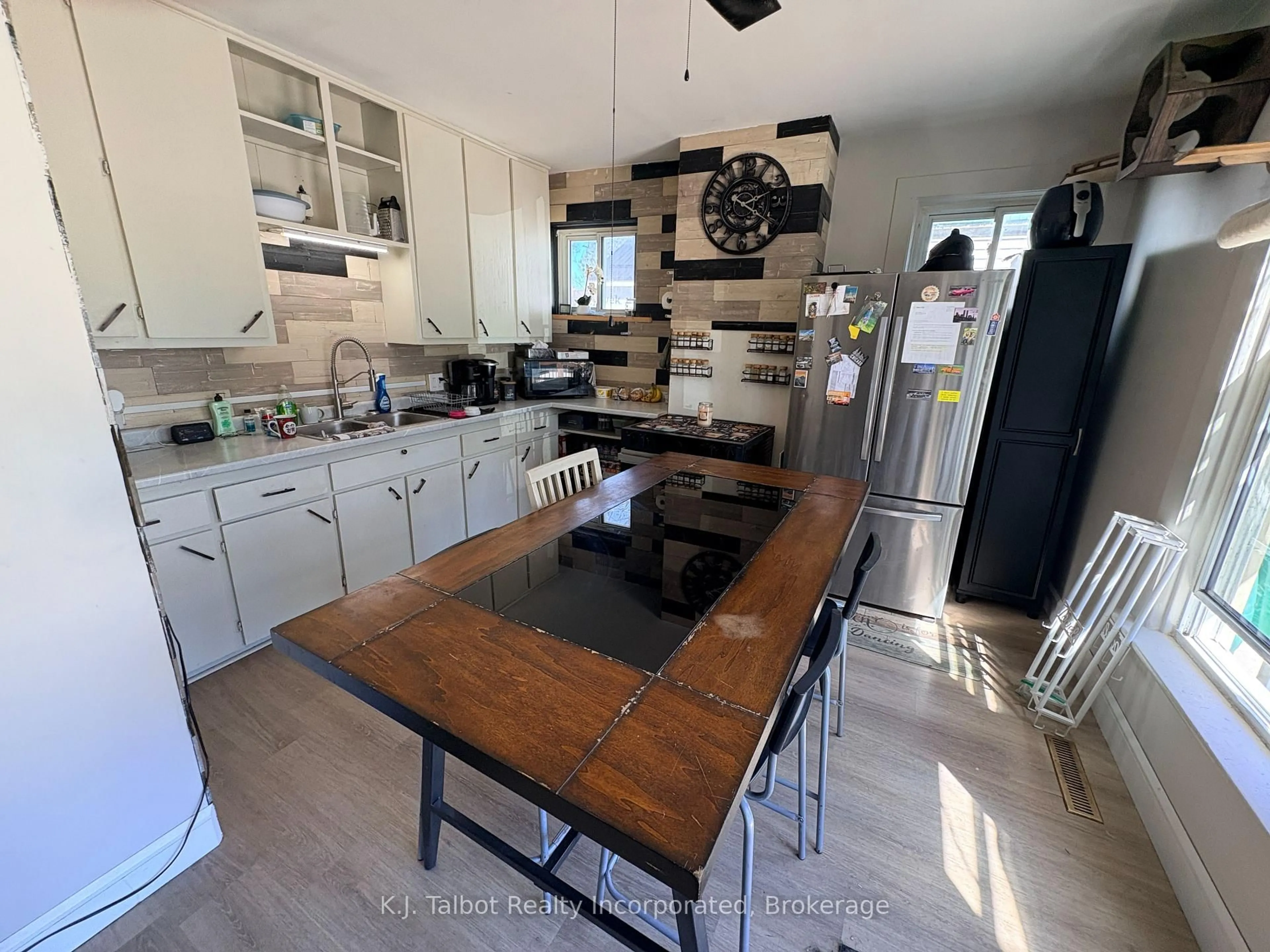 Open concept kitchen, unknown for 103 Bruce St, Goderich Ontario N7A 1S8