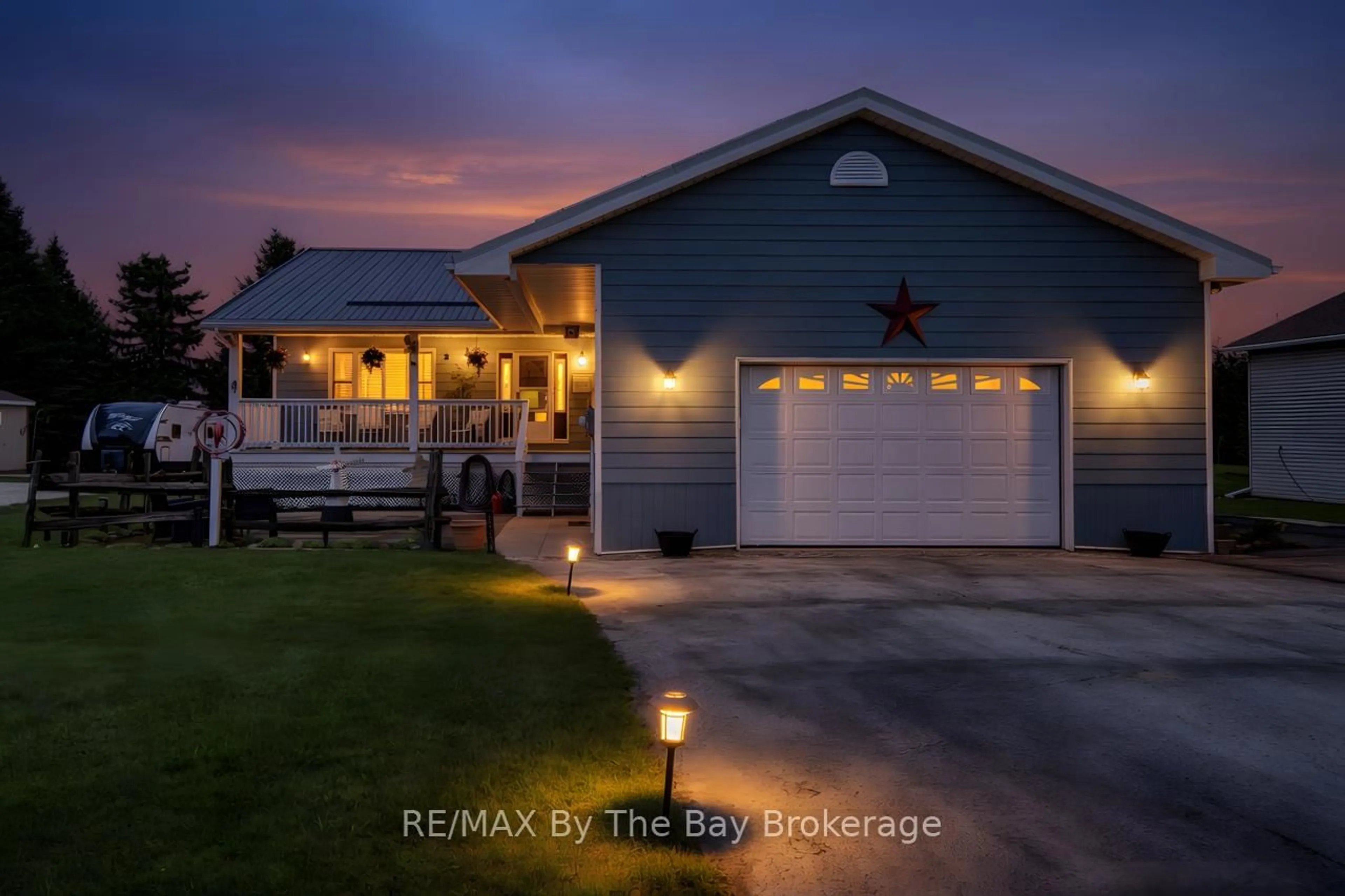Indoor garage for 794140 Osprey Clearview Townline, Grey Highlands Ontario N0C 1M0