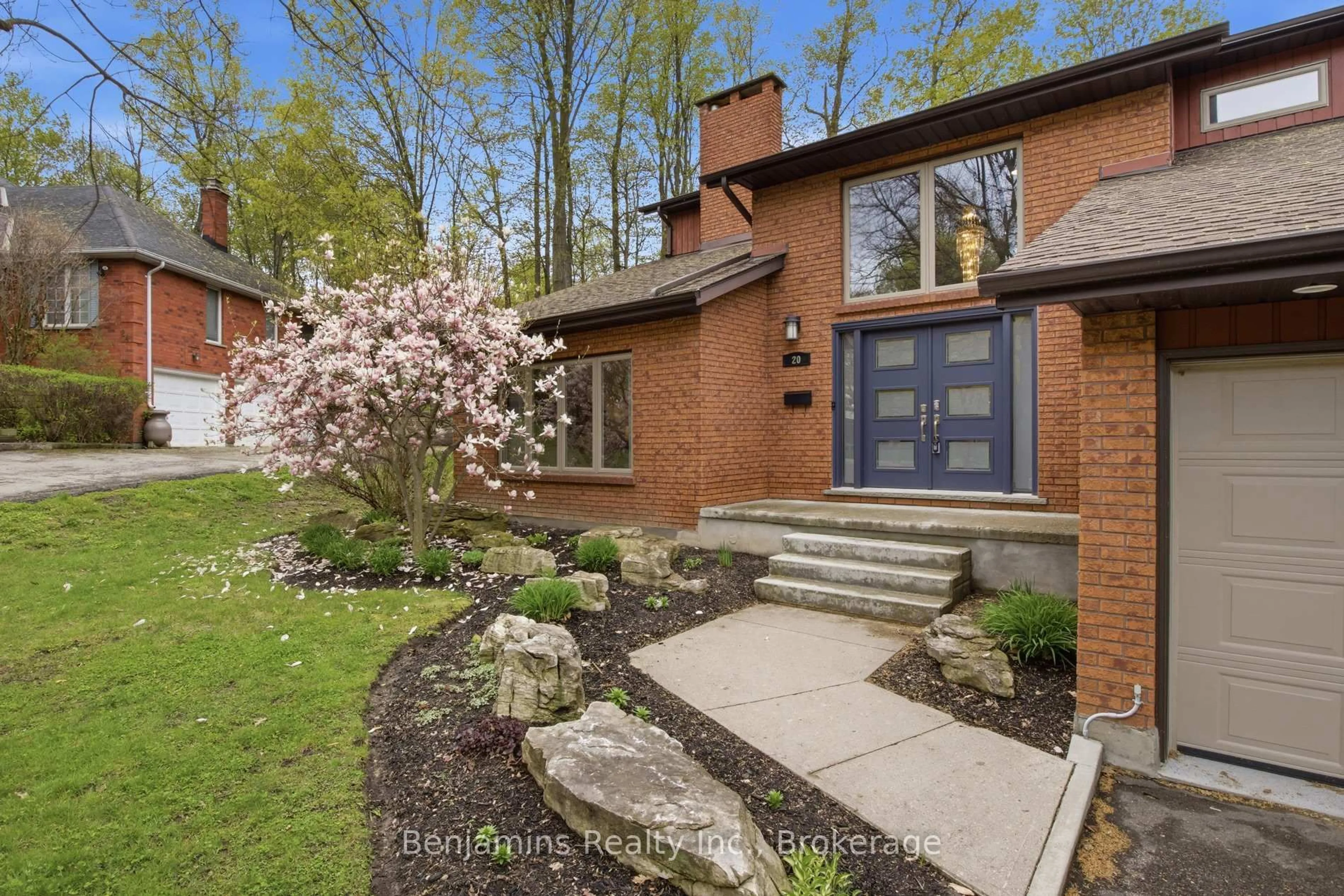 Home with brick exterior material, street for 20 Huntingdale Pl, Kitchener Ontario N2A 3K6