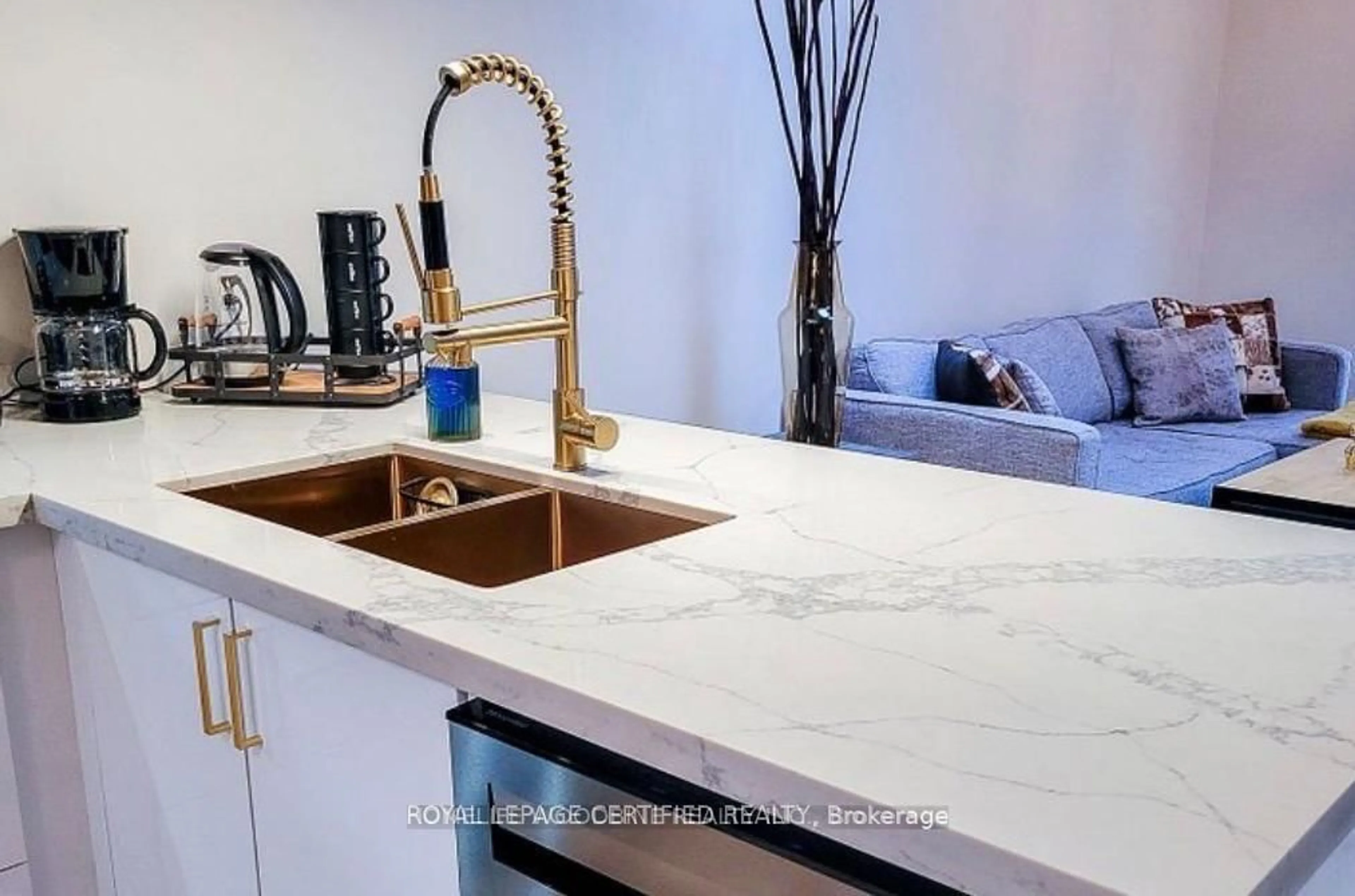 Contemporary kitchen, ceramic/tile floor for 5759 Robinson St, Niagara Falls Ontario L2G 2B3