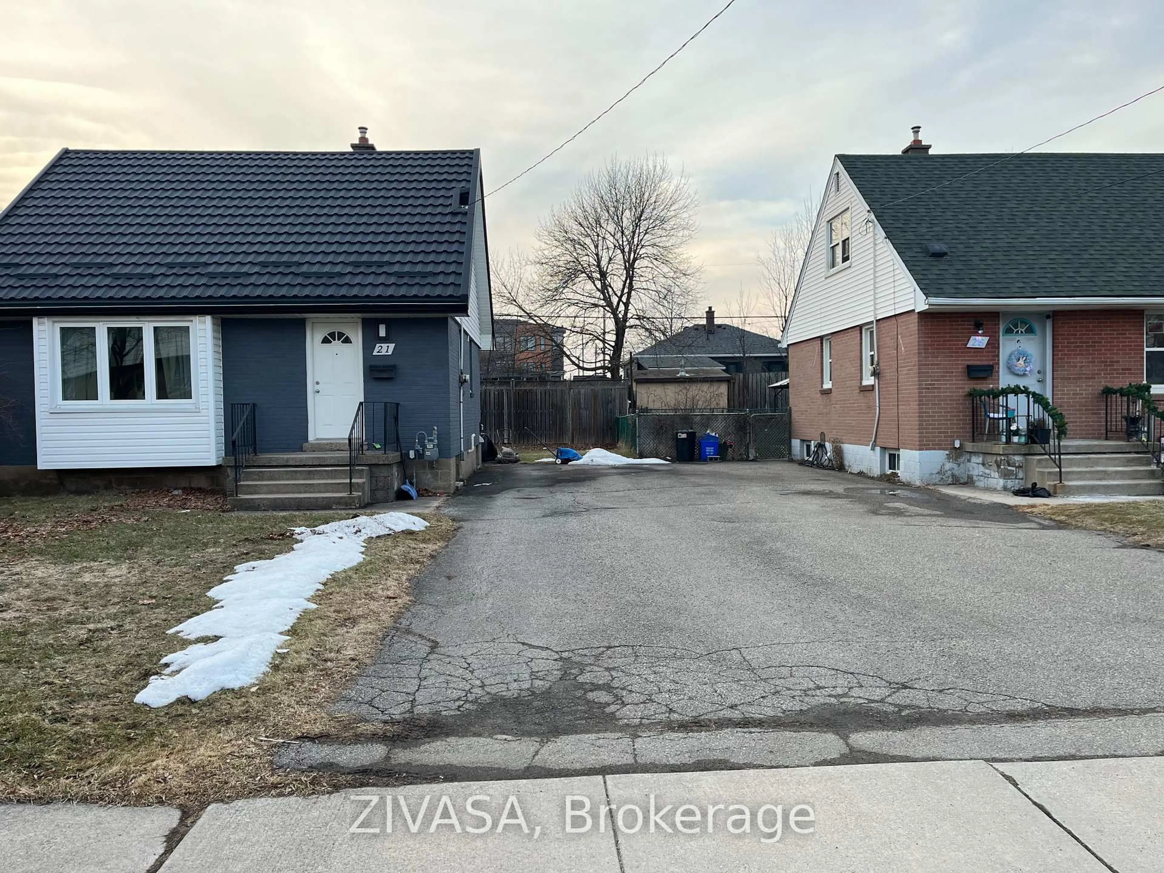 Unknown for 21 Eaton Pl, Hamilton Ontario L8H 1N8