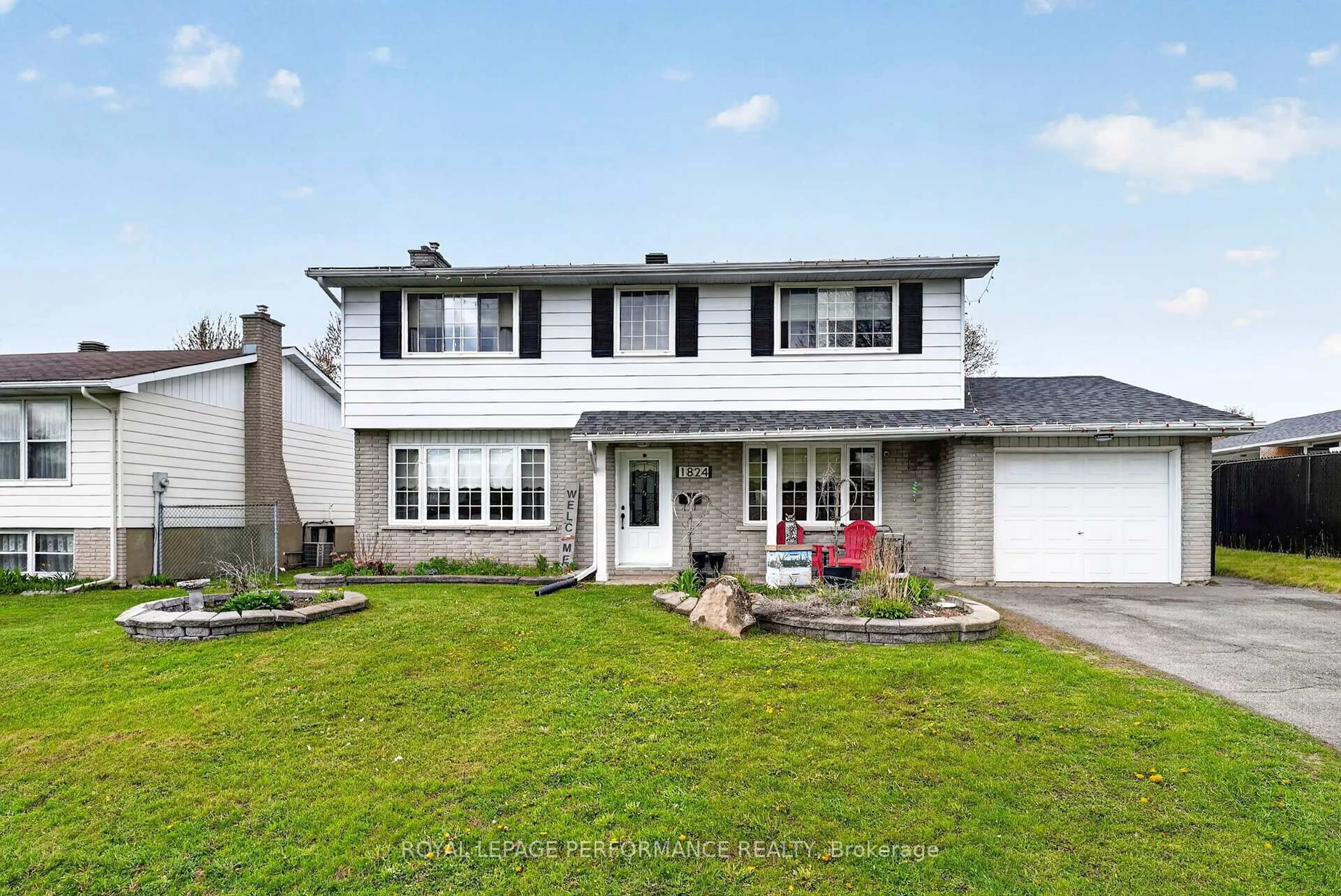 Home with vinyl exterior material, street for 1824 Elgin St, Cornwall Ontario K6J 5C1