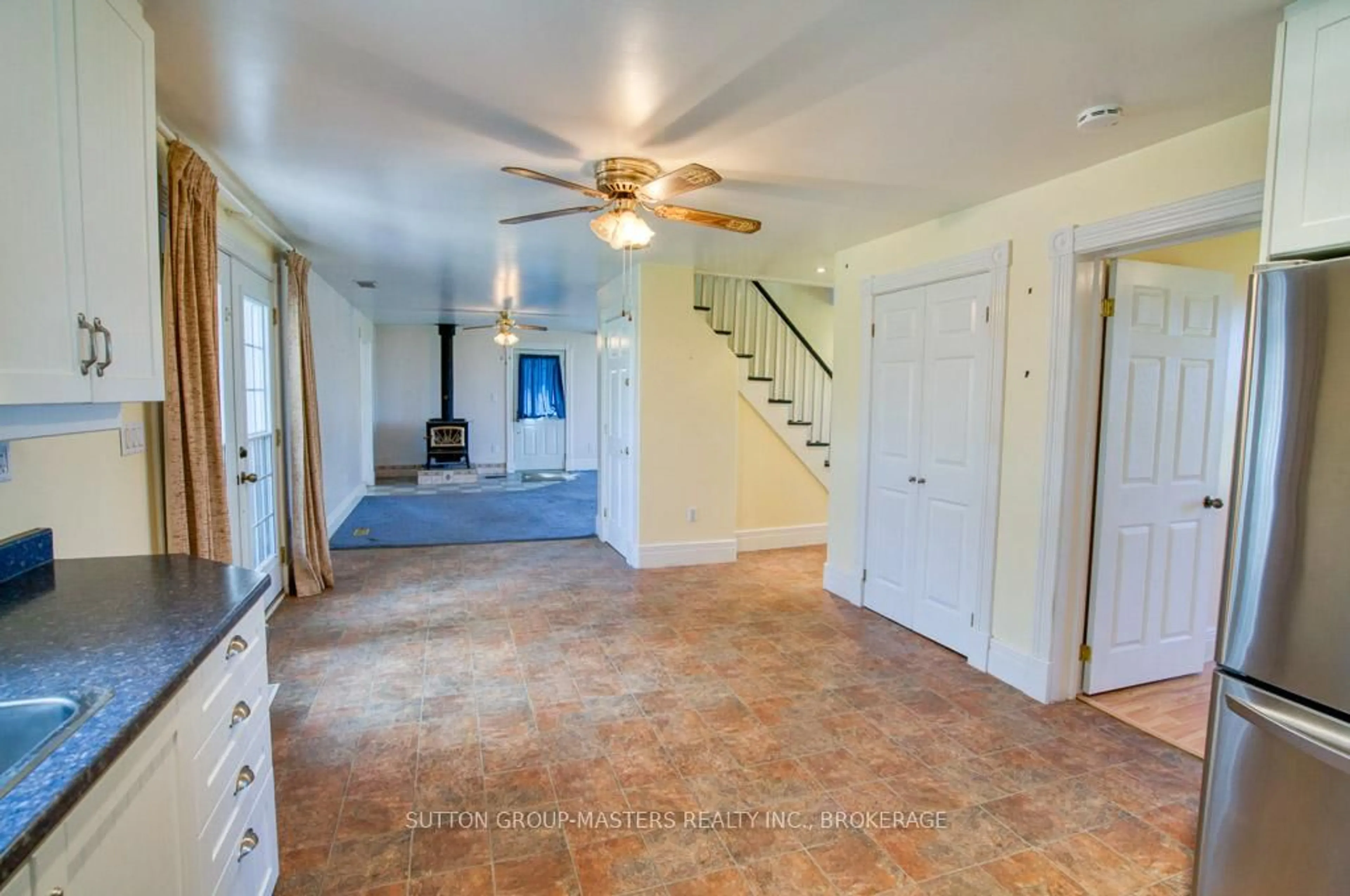 Indoor entryway for 1374 Bethel Rd, Yarker Ontario K0K 3N0