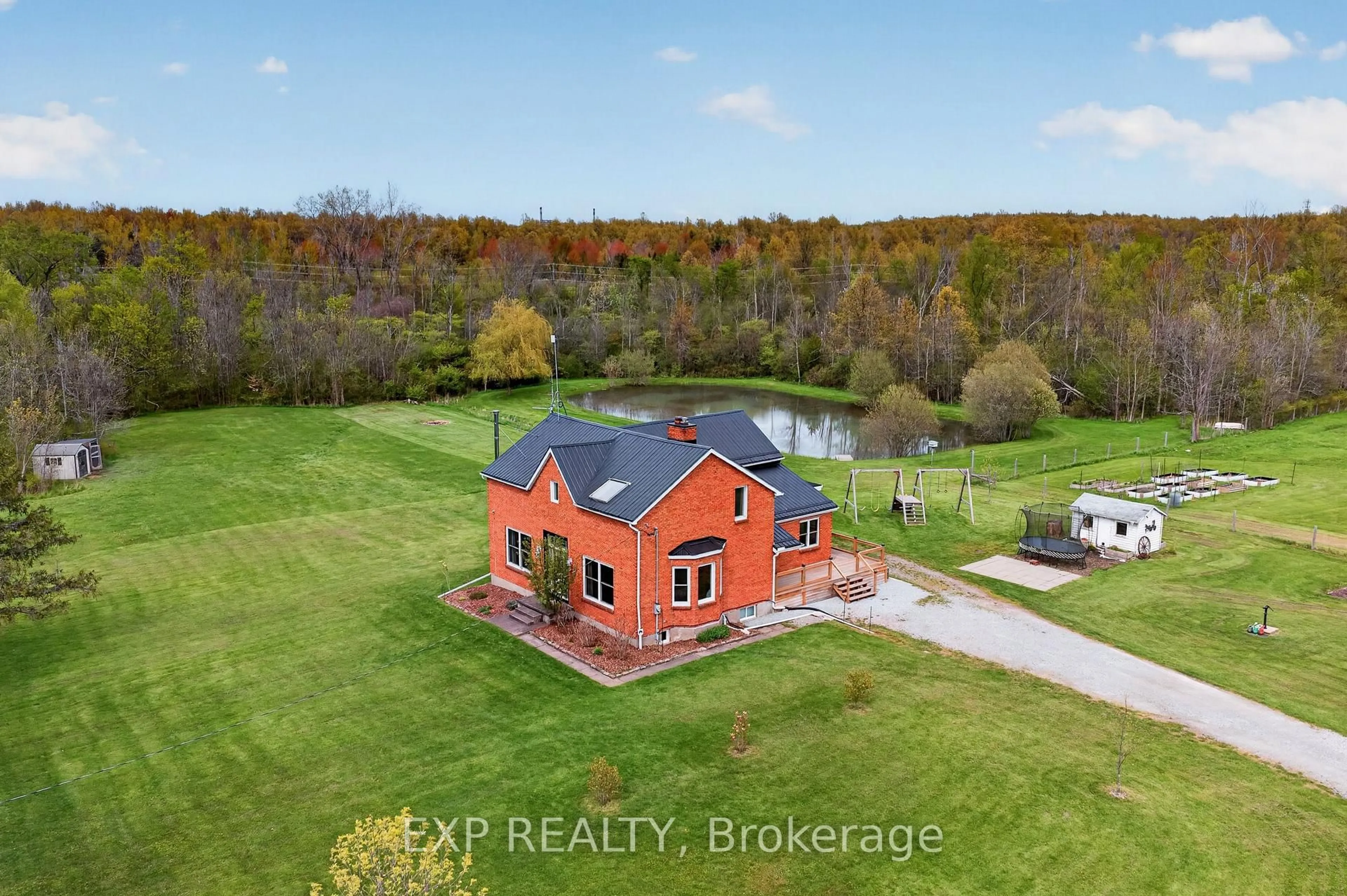 A pic from outside/outdoor area/front of a property/back of a property/a pic from drone, water/lake/river/ocean view for 2266 Pettit Rd, Fort Erie Ontario L2A 5M4