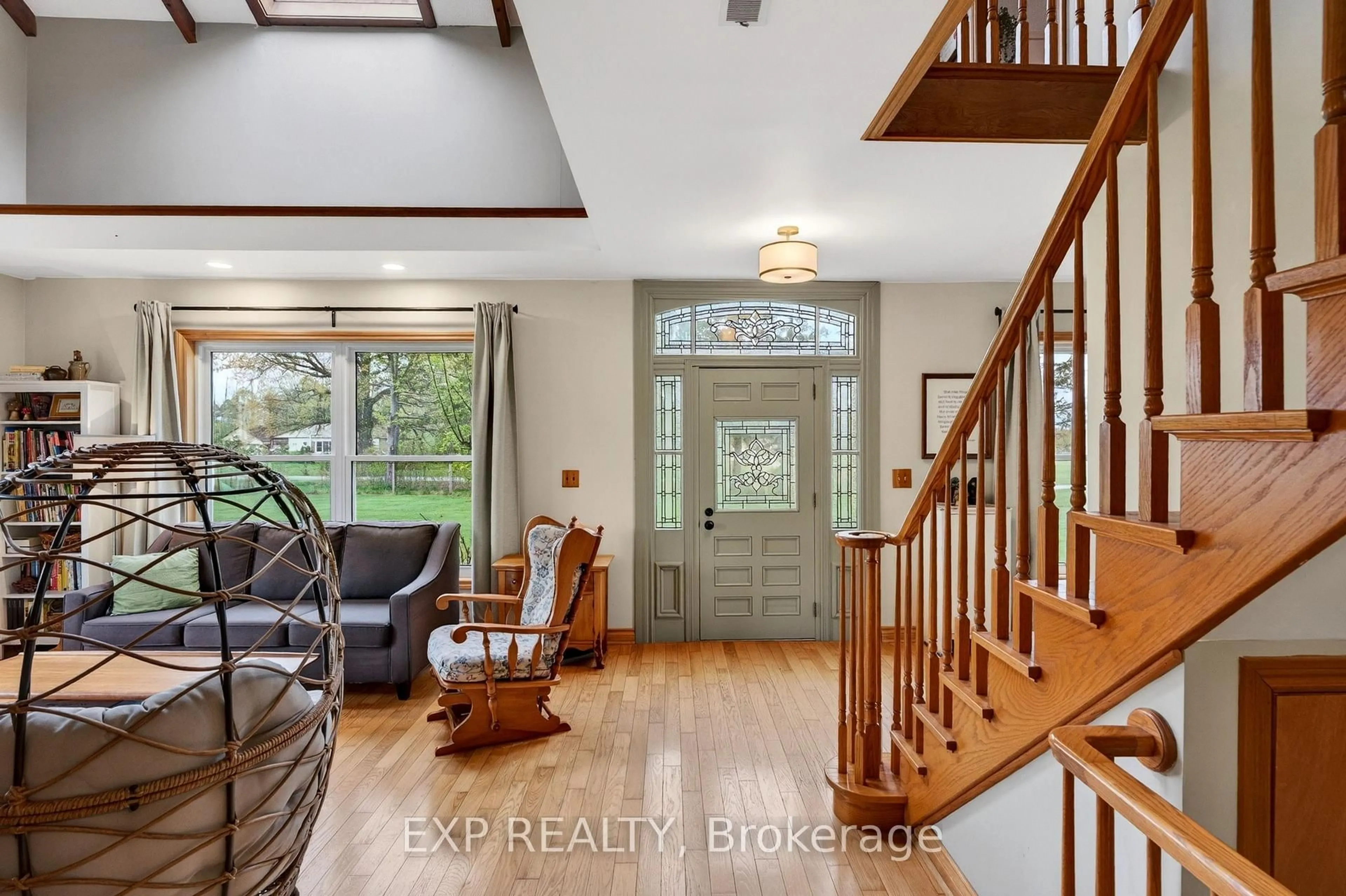 Indoor entryway for 2266 Pettit Rd, Fort Erie Ontario L2A 5M4