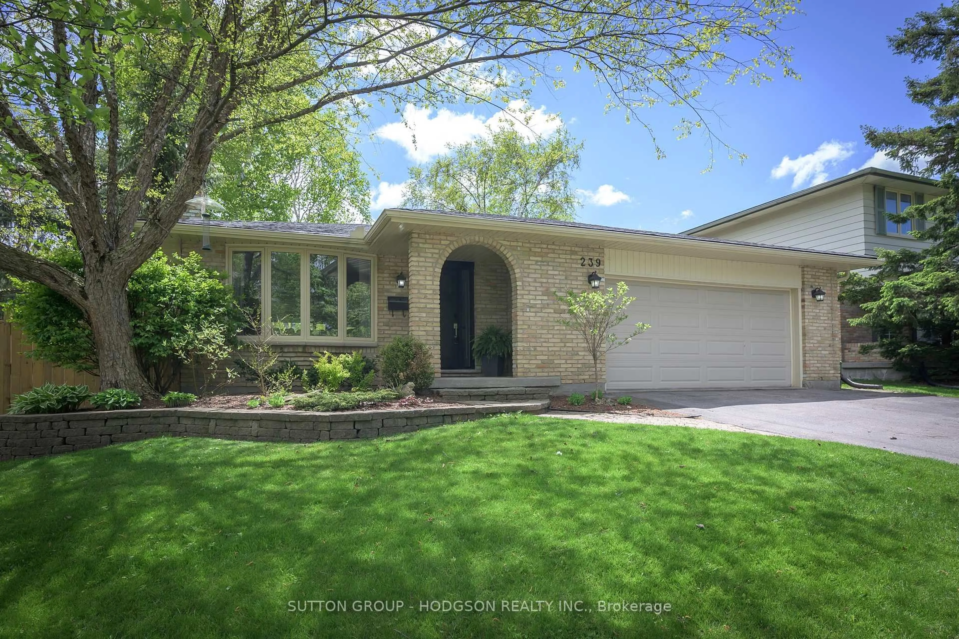 Home with vinyl exterior material, street for 239 Village Green Ave, London South Ontario N6J 3Z1