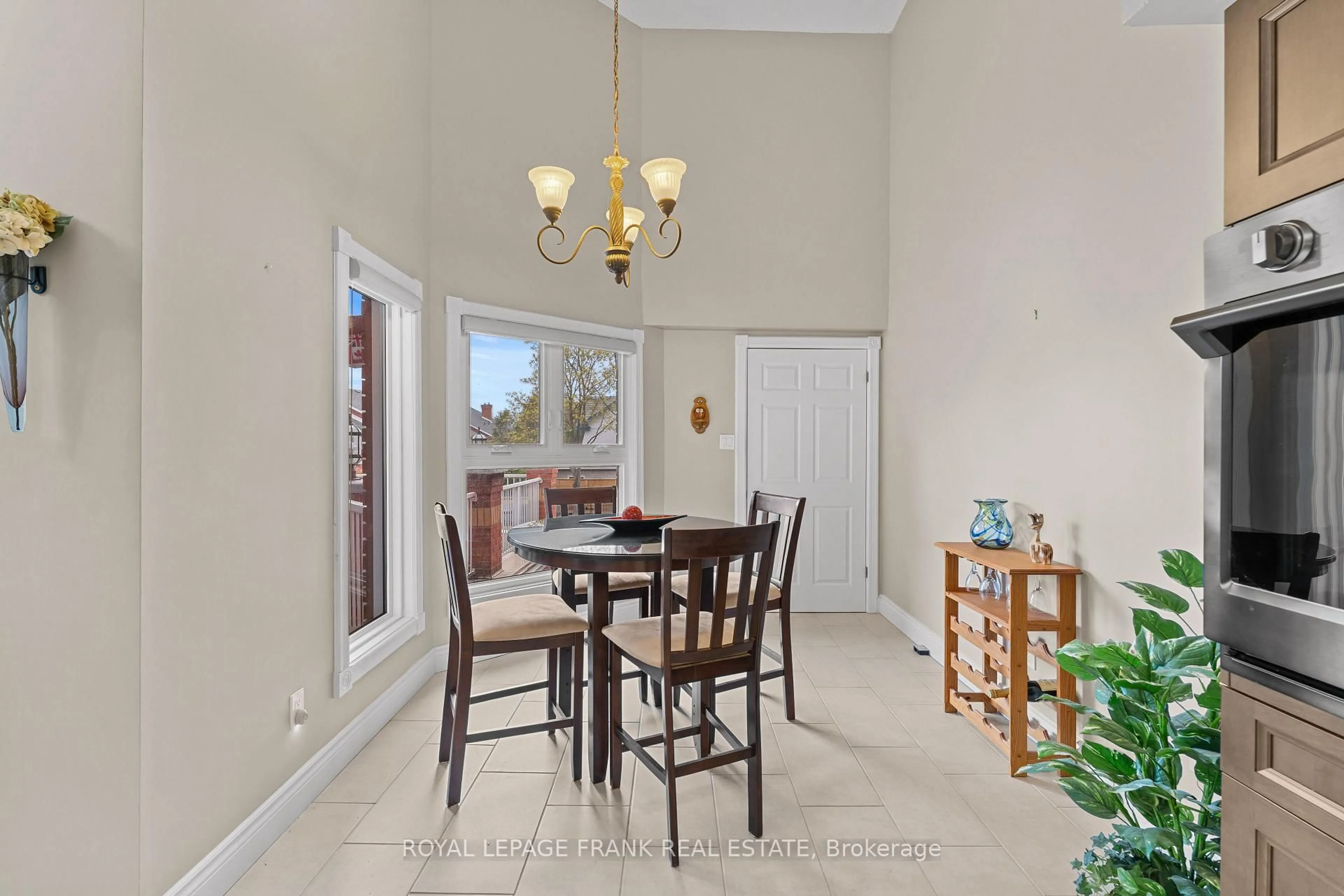 Dining room, unknown for 1 Sherwood St #403, Kawartha Lakes Ontario K0M 1A0