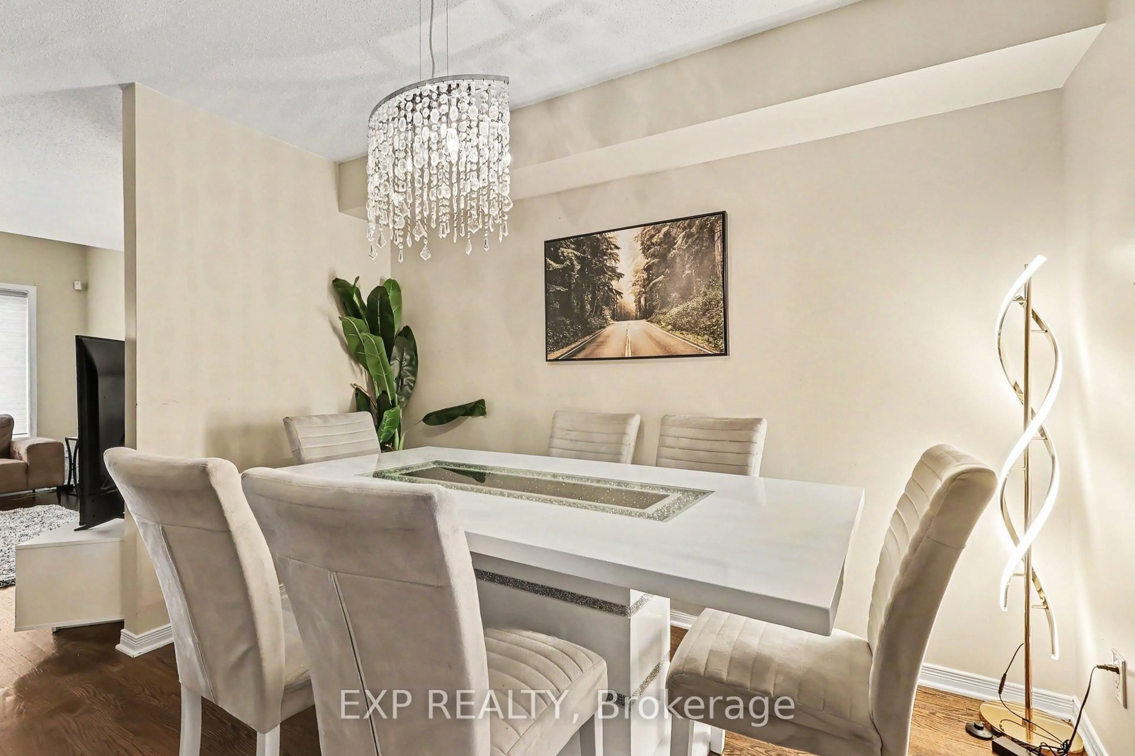Dining room, wood/laminate floor for 273 Rolling Meadow Cres, Ottawa Ontario K1W 0A8