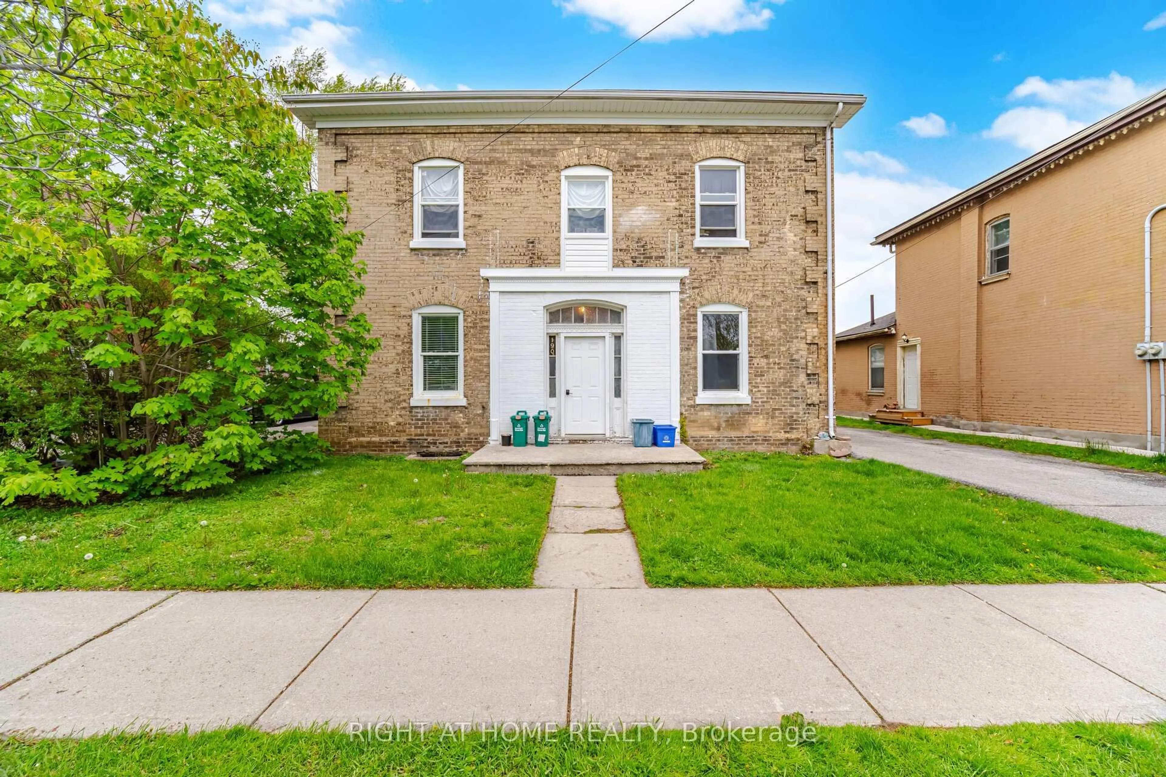 Home with brick exterior material, street for 190 Sheridan St, Brantford Ontario N3S 4P8