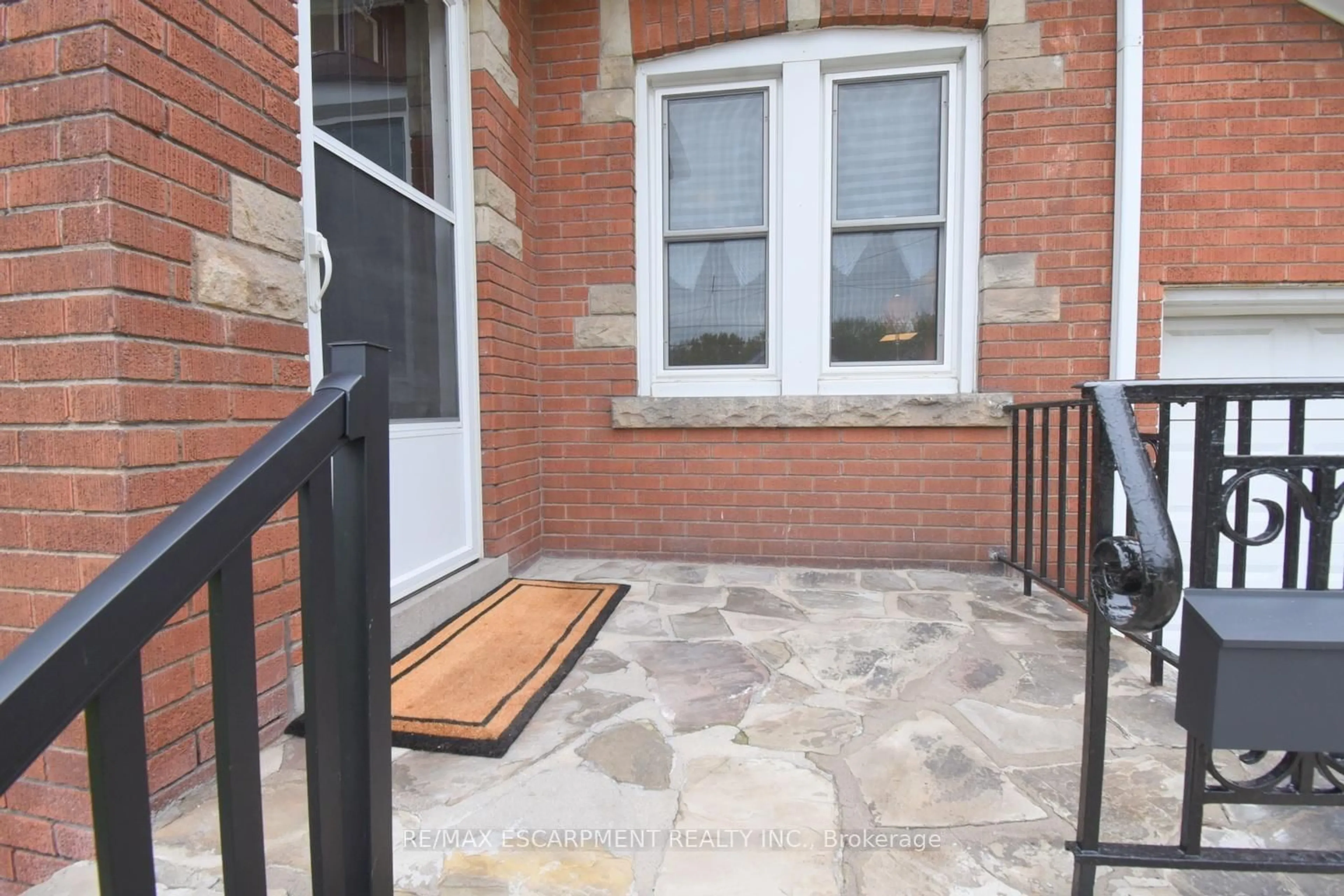 Patio, street for 8 Norwood Rd, Hamilton Ontario L8S 3P9