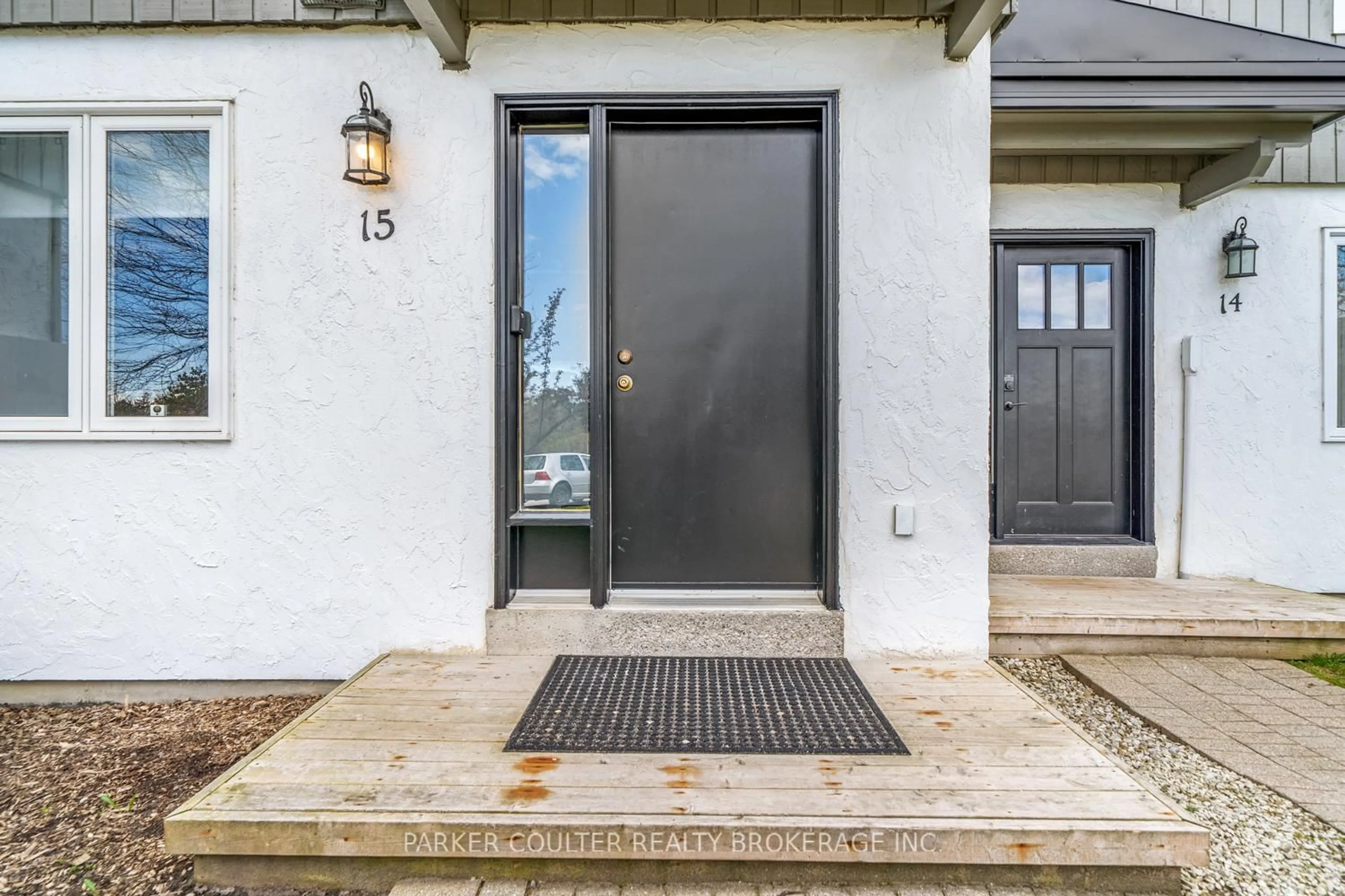 Indoor entryway for 104 Kellie's Way #15, Blue Mountains Ontario L9Y 0L5