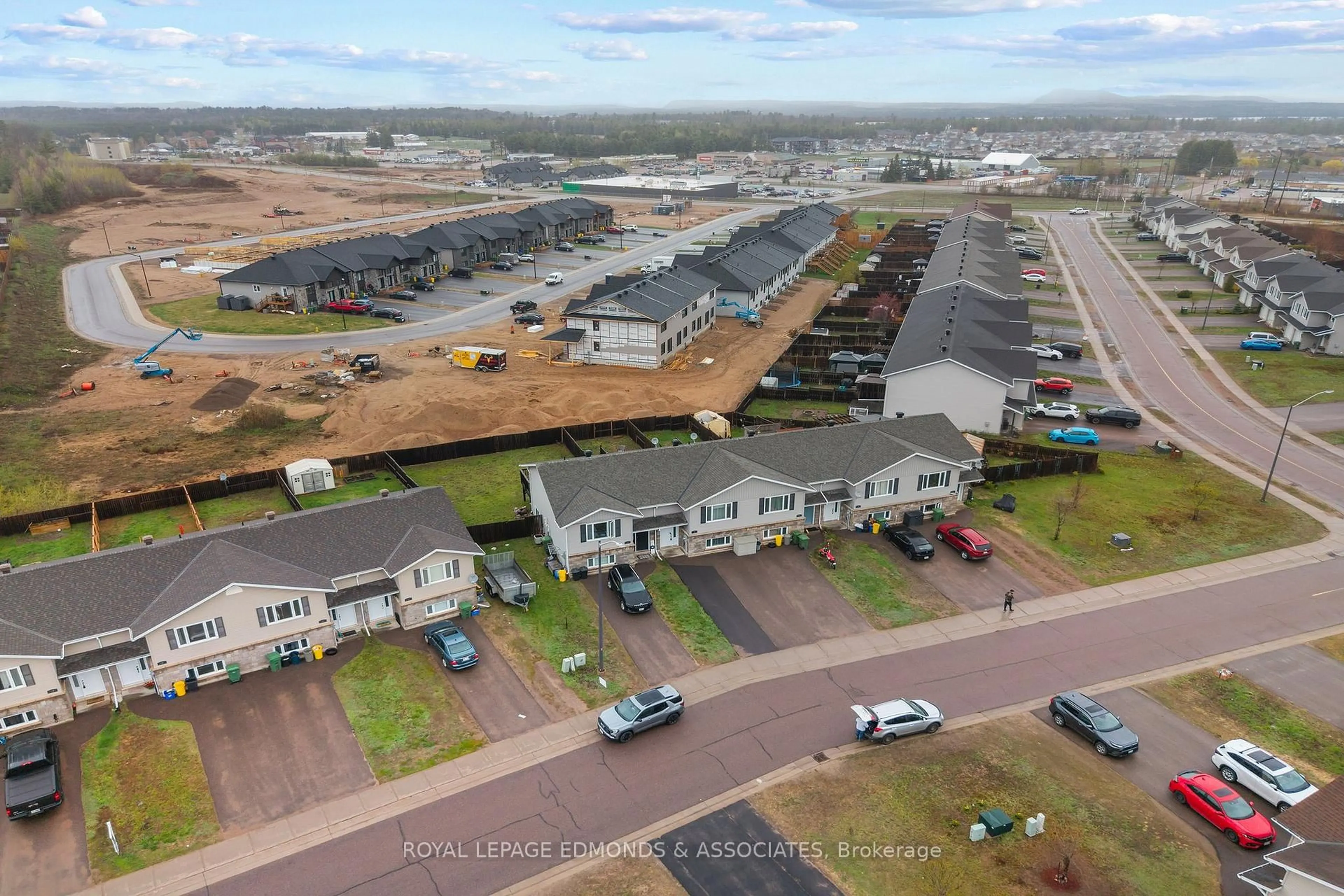 A pic from outside/outdoor area/front of a property/back of a property/a pic from drone, unknown for 8 William Thomas Dr, Petawawa Ontario K8H 0C3