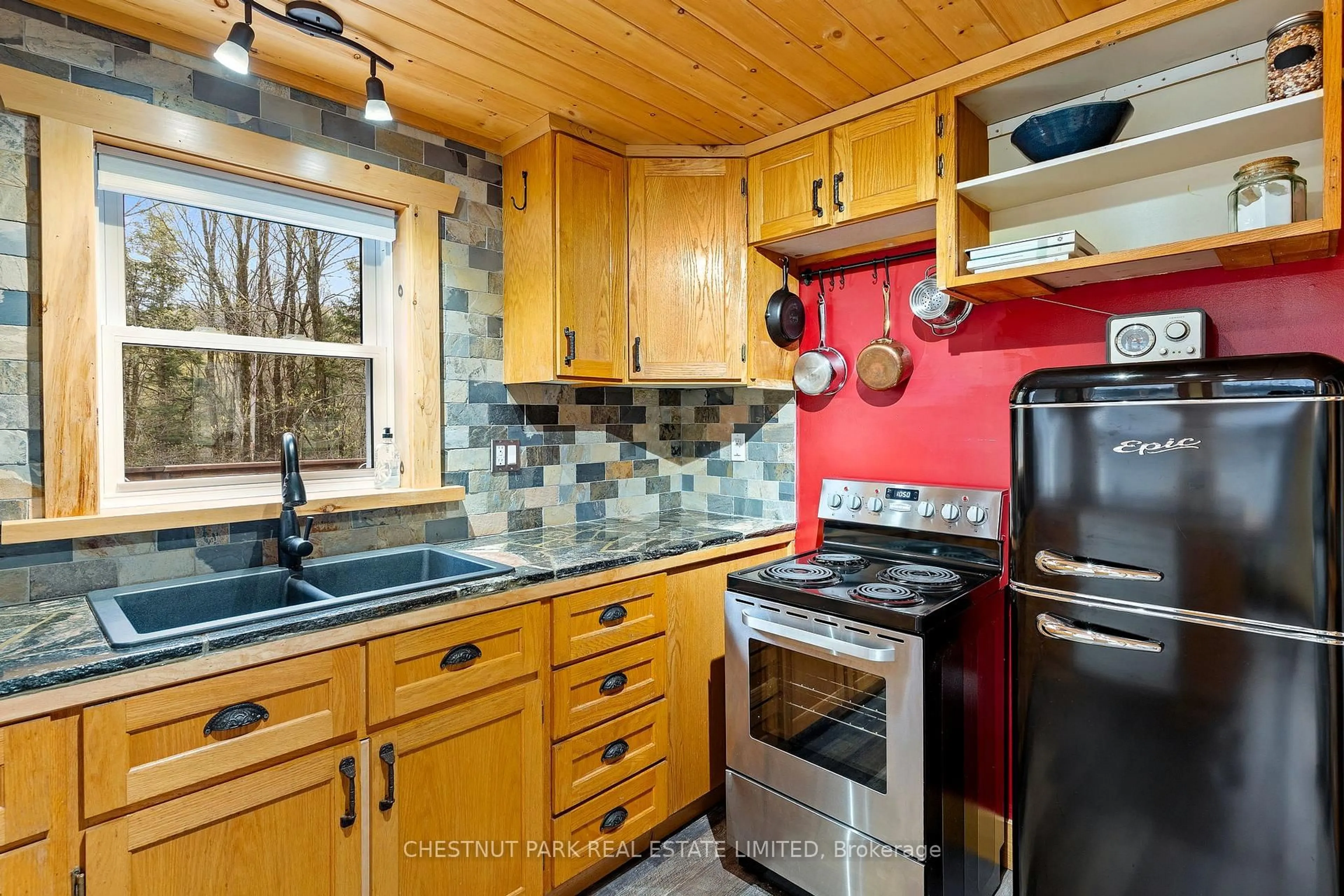 Standard kitchen, unknown for 318 HIGHLAND St, Dysart et al Ontario K0M 1S0