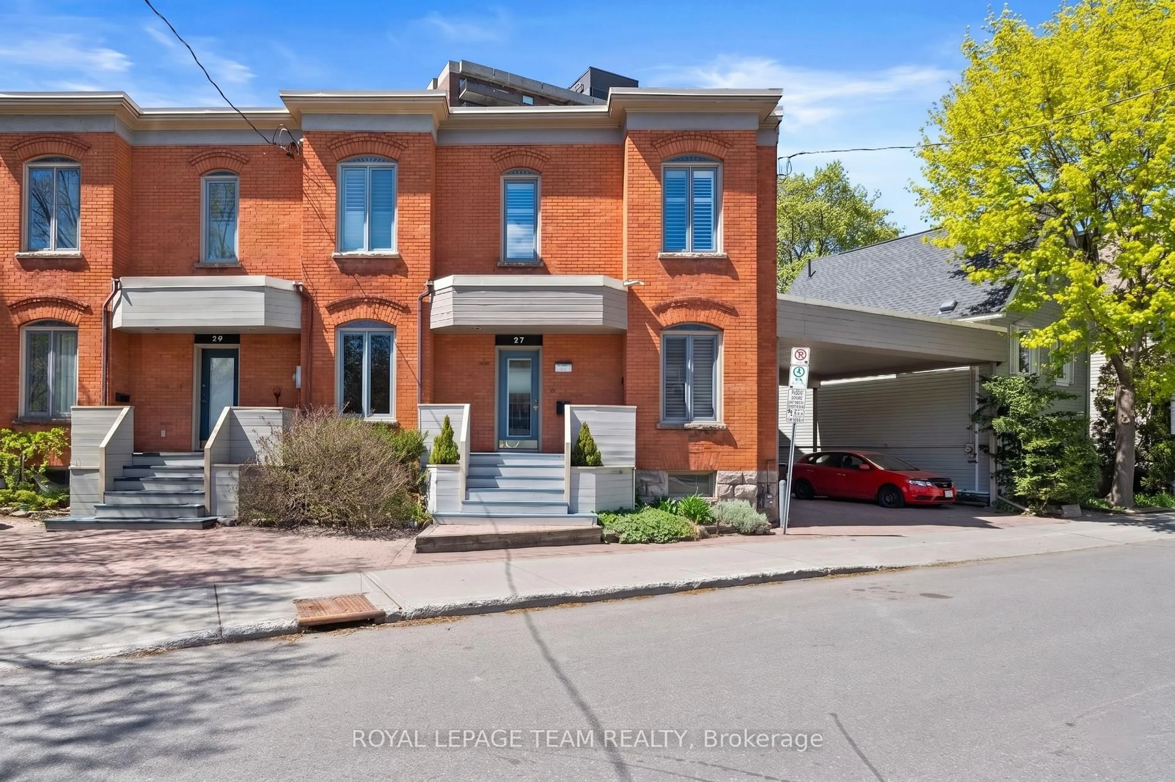 Home with brick exterior material, street for 27 Gilmour St, Ottawa Ontario K2P 0N9