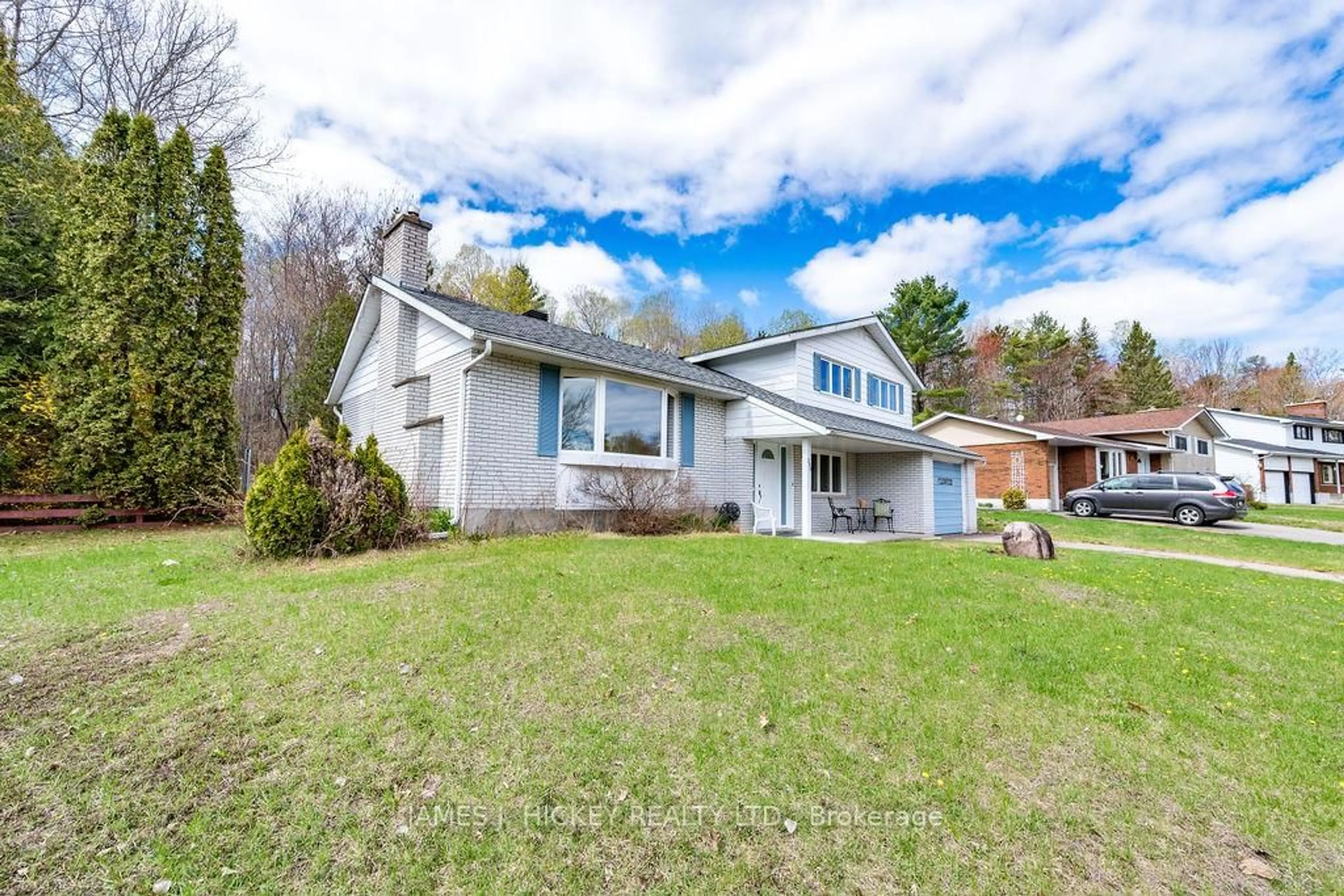 A pic from outside/outdoor area/front of a property/back of a property/a pic from drone, street for 250 Thomas St, Deep River Ontario K0J 1P0