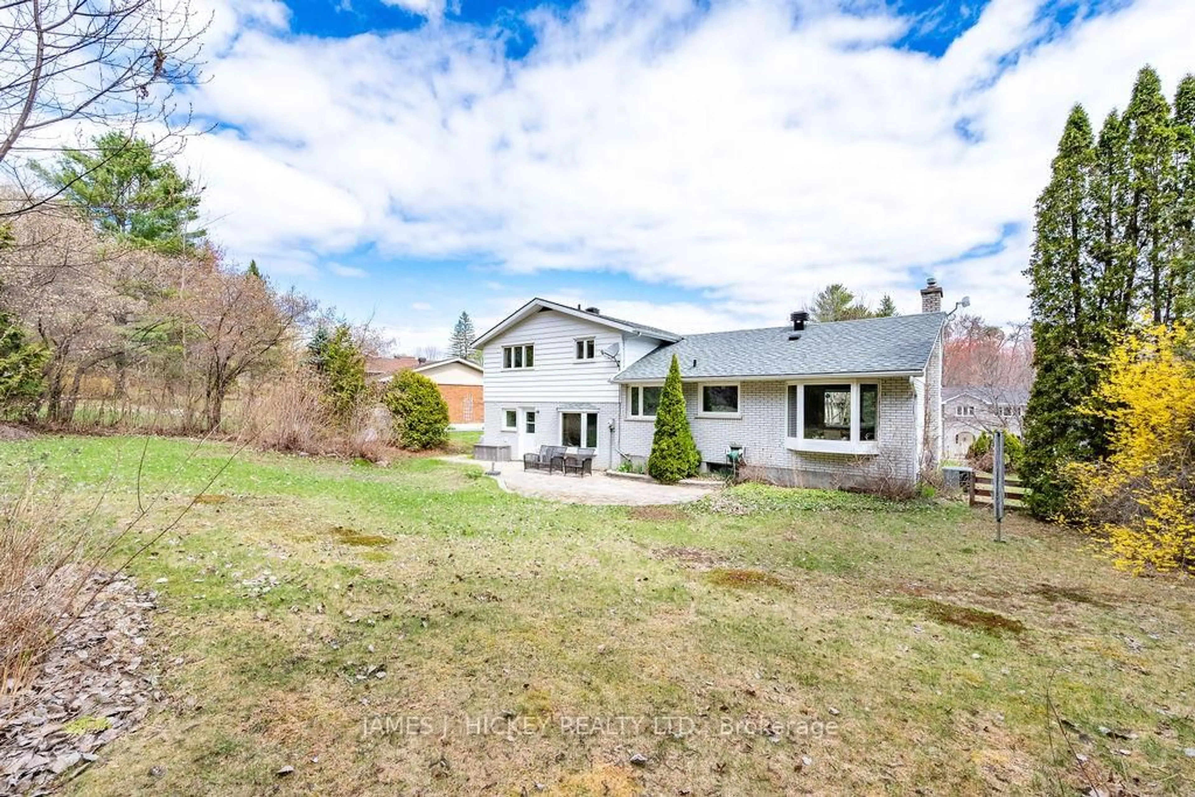 A pic from outside/outdoor area/front of a property/back of a property/a pic from drone, unknown for 250 Thomas St, Deep River Ontario K0J 1P0