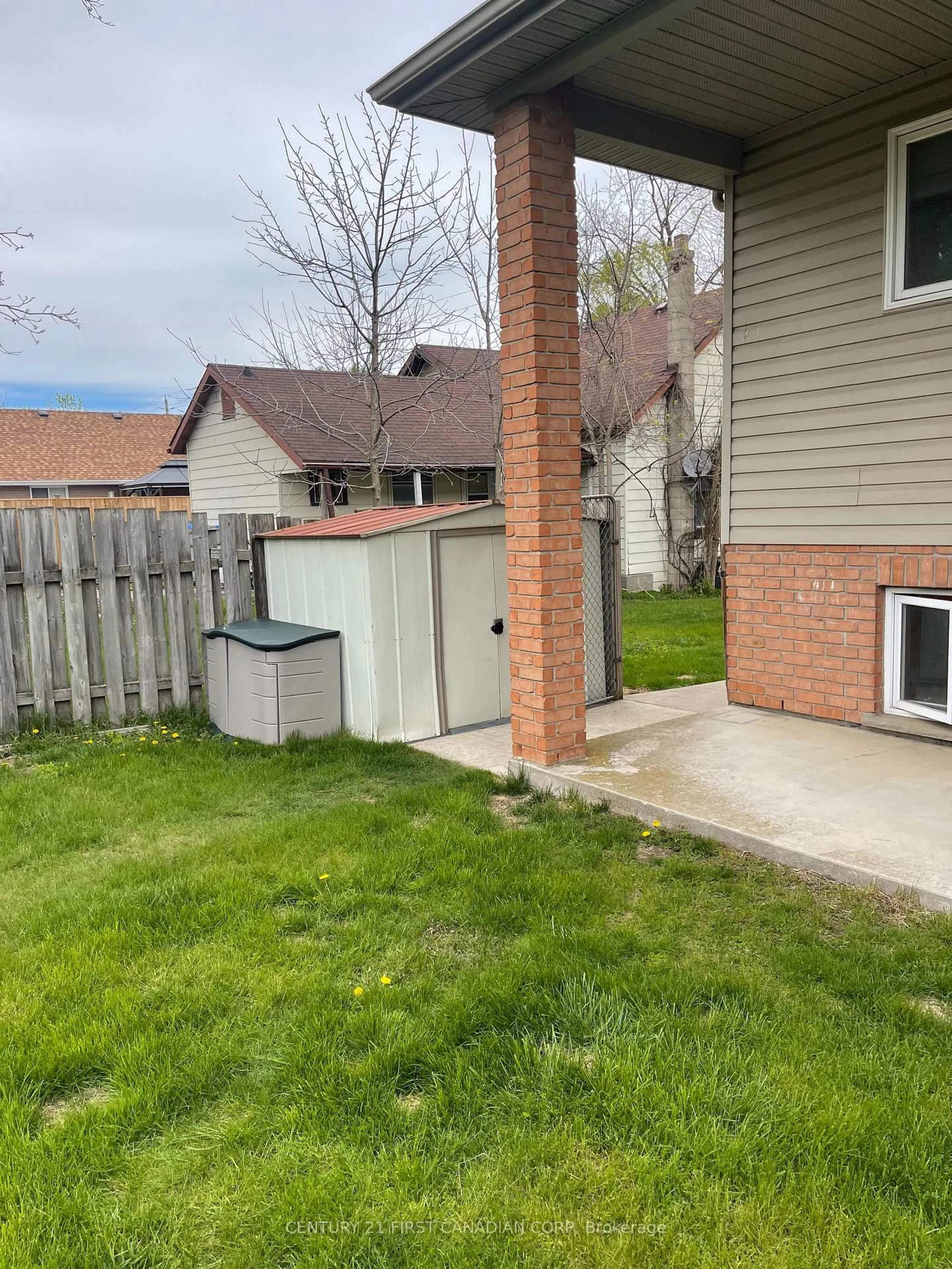 Unknown for 196 Adelaide St, Strathroy-Caradoc Ontario N7G 2V5