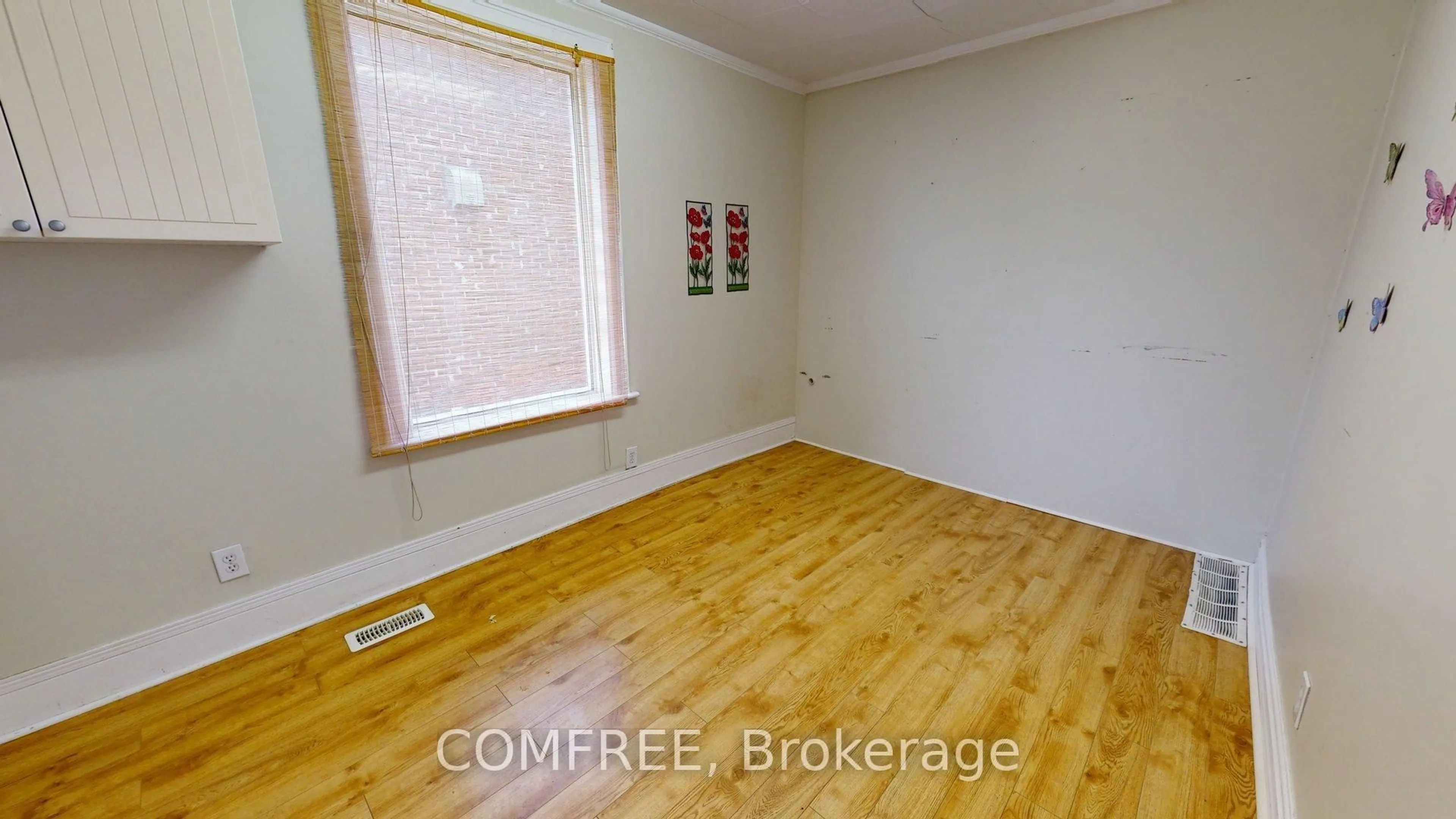 A pic of a room for 1405 King St, Cambridge Ontario N3H 3R3