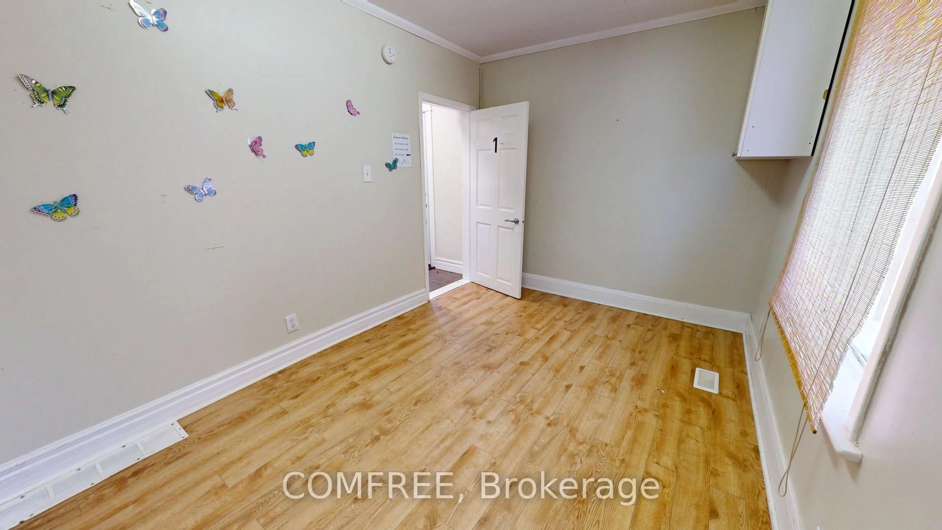 A pic of a room for 1405 King St, Cambridge Ontario N3H 3R3