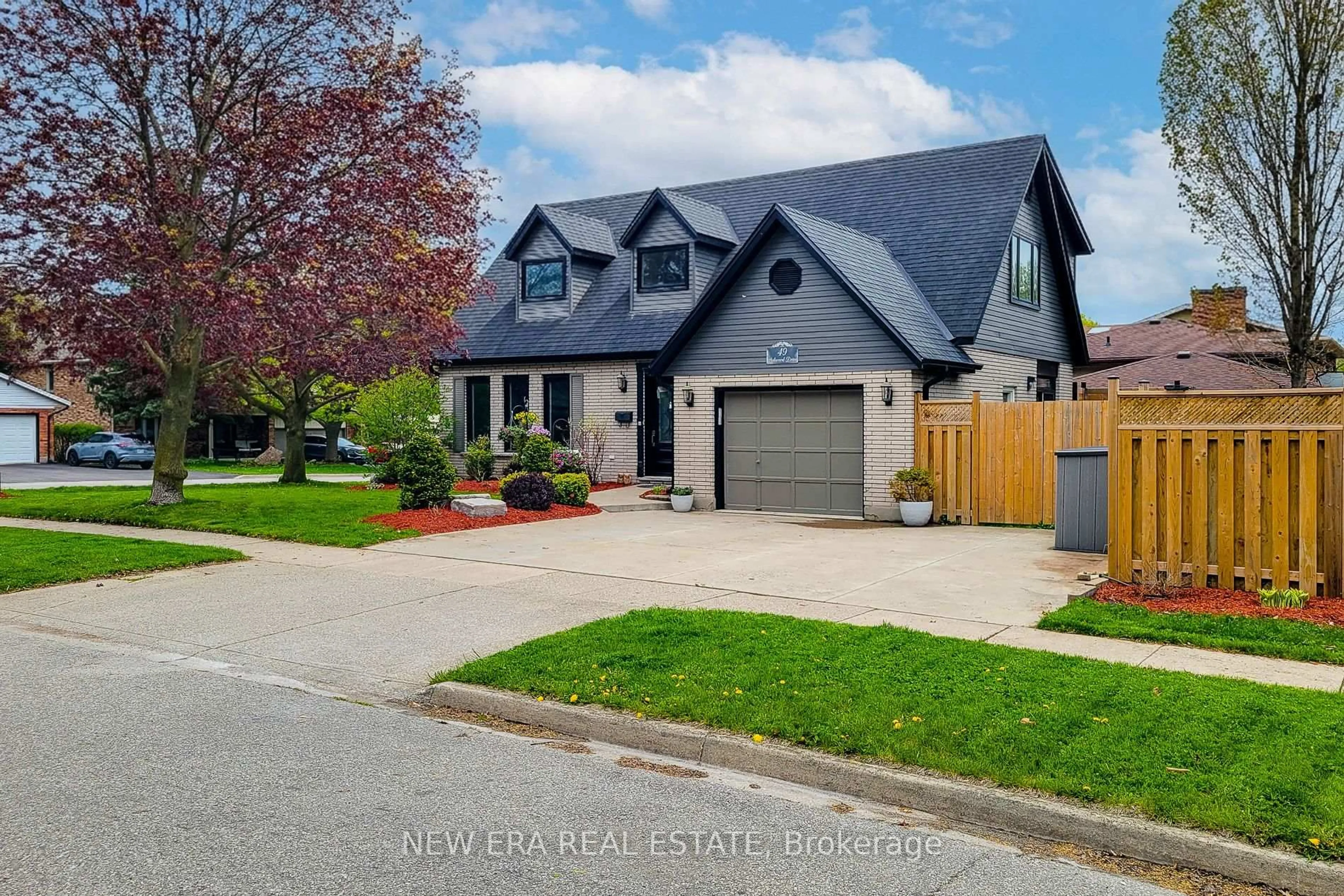 Unknown for 49 Ashwood Dr, Cambridge Ontario N3C 3H7