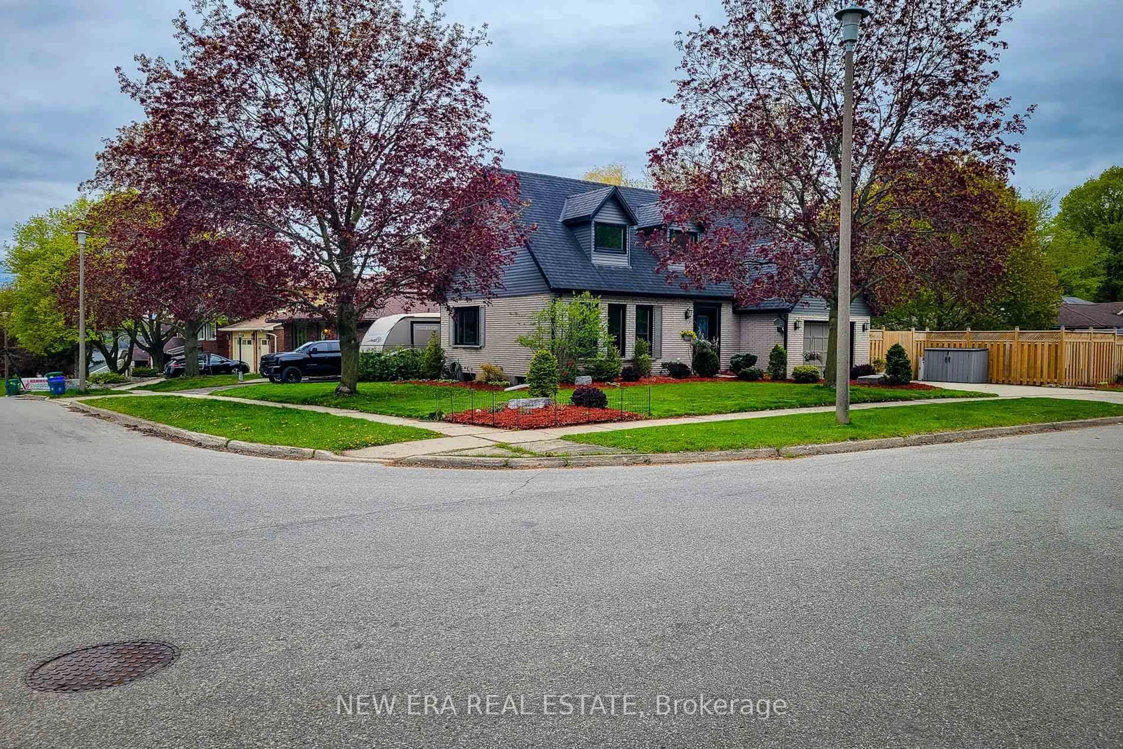 Unknown for 49 Ashwood Dr, Cambridge Ontario N3C 3H7