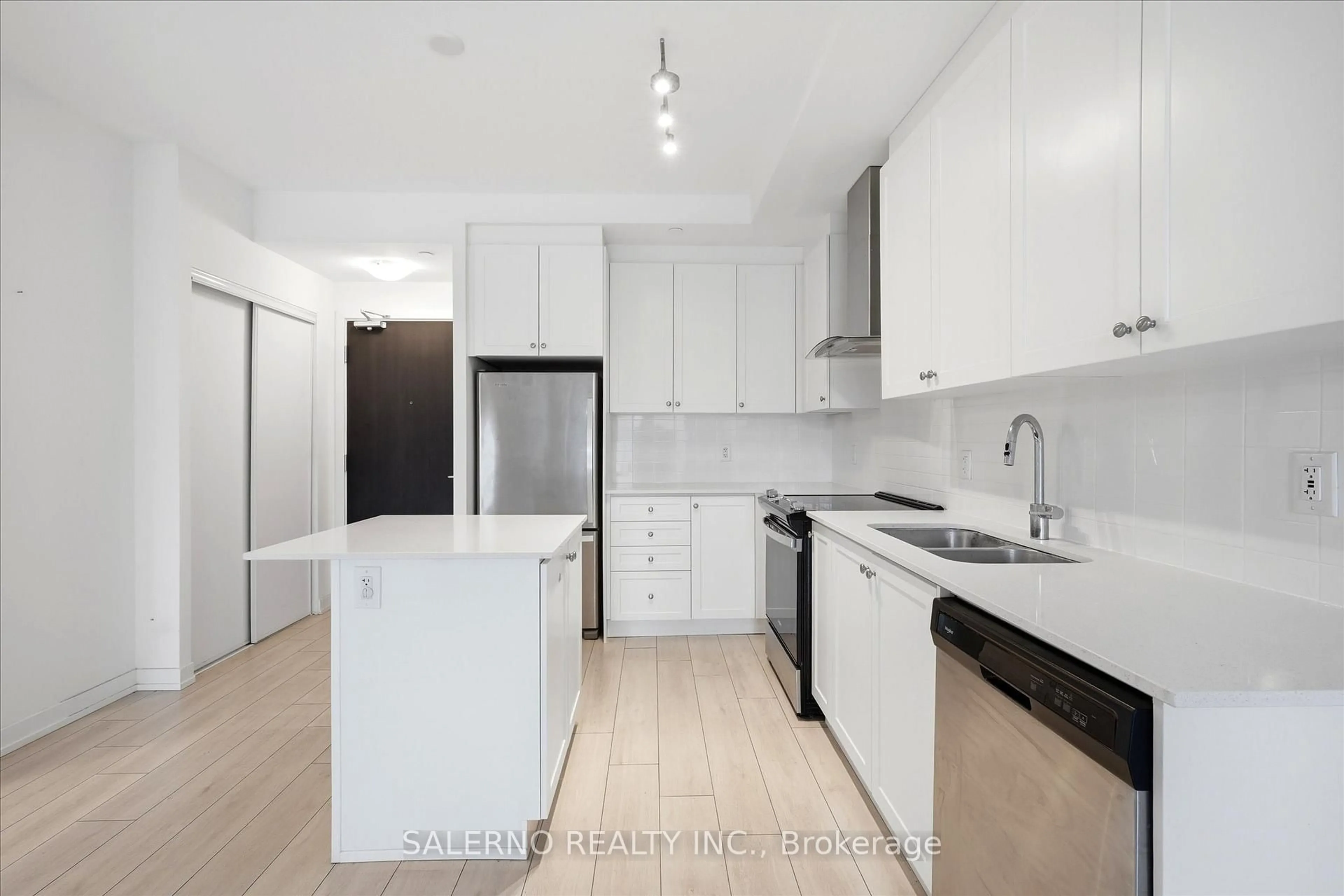 Unknown for 55 Duke St #329, Kitchener Ontario N2H 0B7