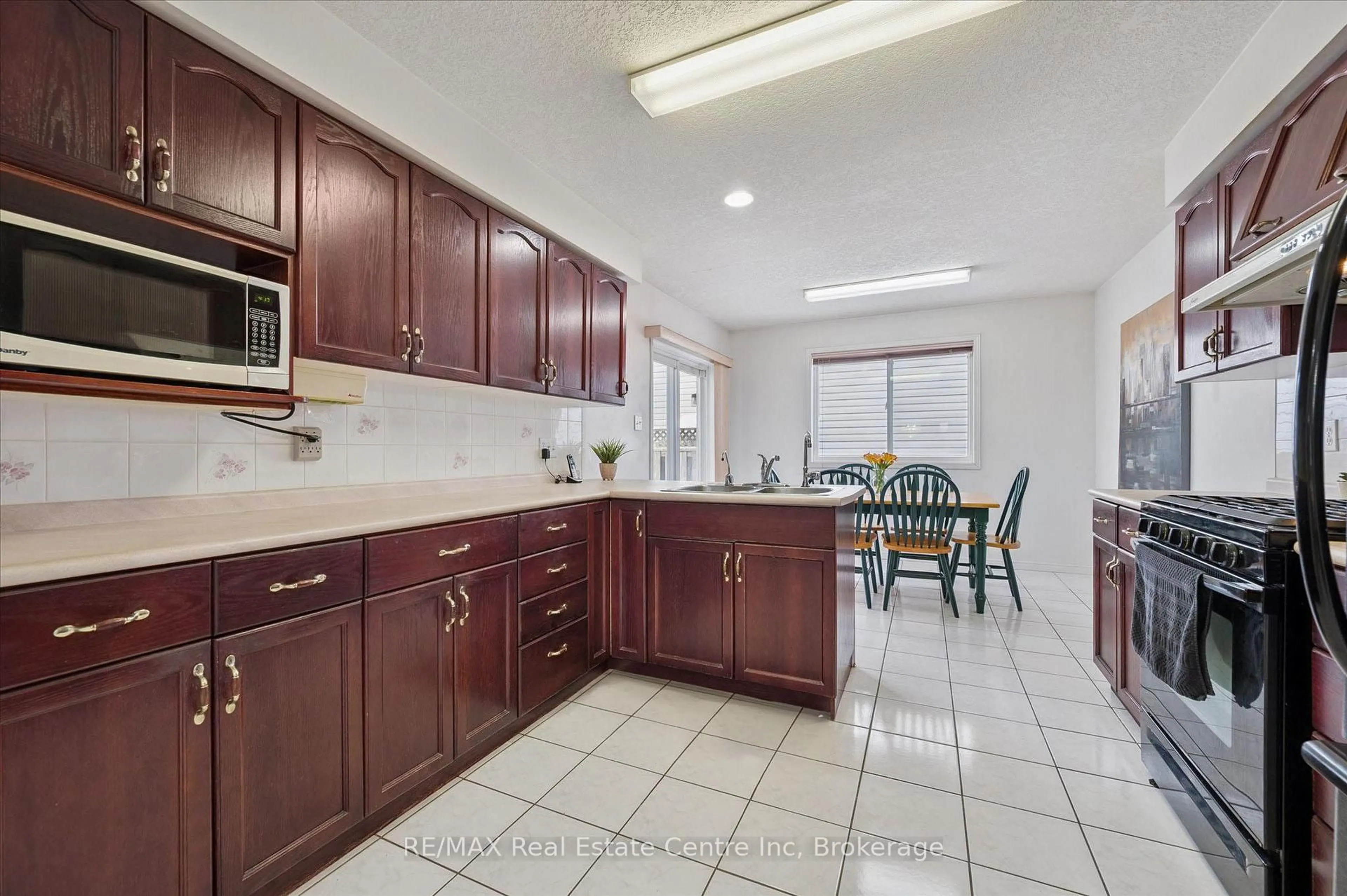 Unknown for 19 Merganser Dr, Guelph Ontario N1C 1C8