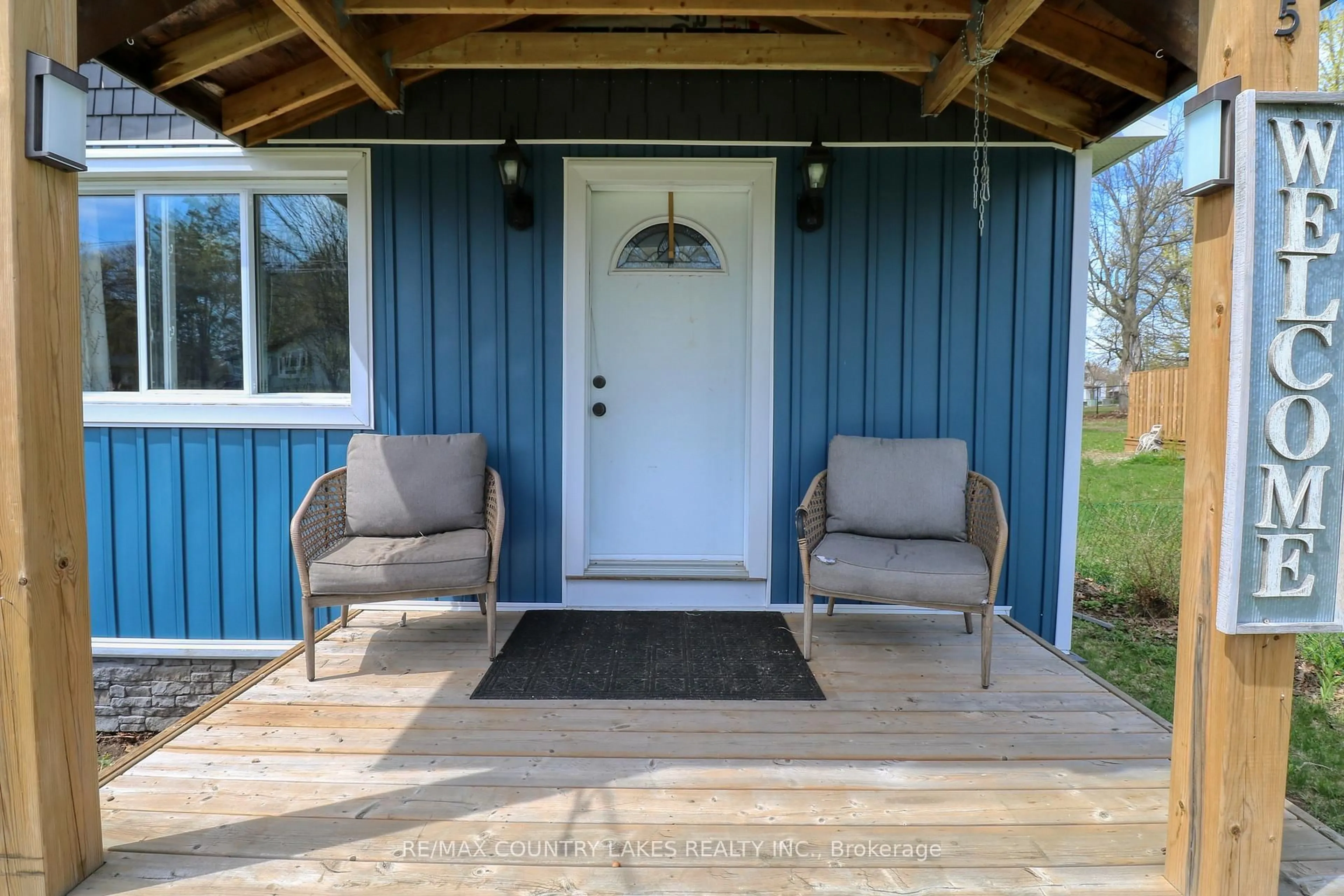 Unknown for 945 First St, Gravenhurst Ontario P1P 1K3
