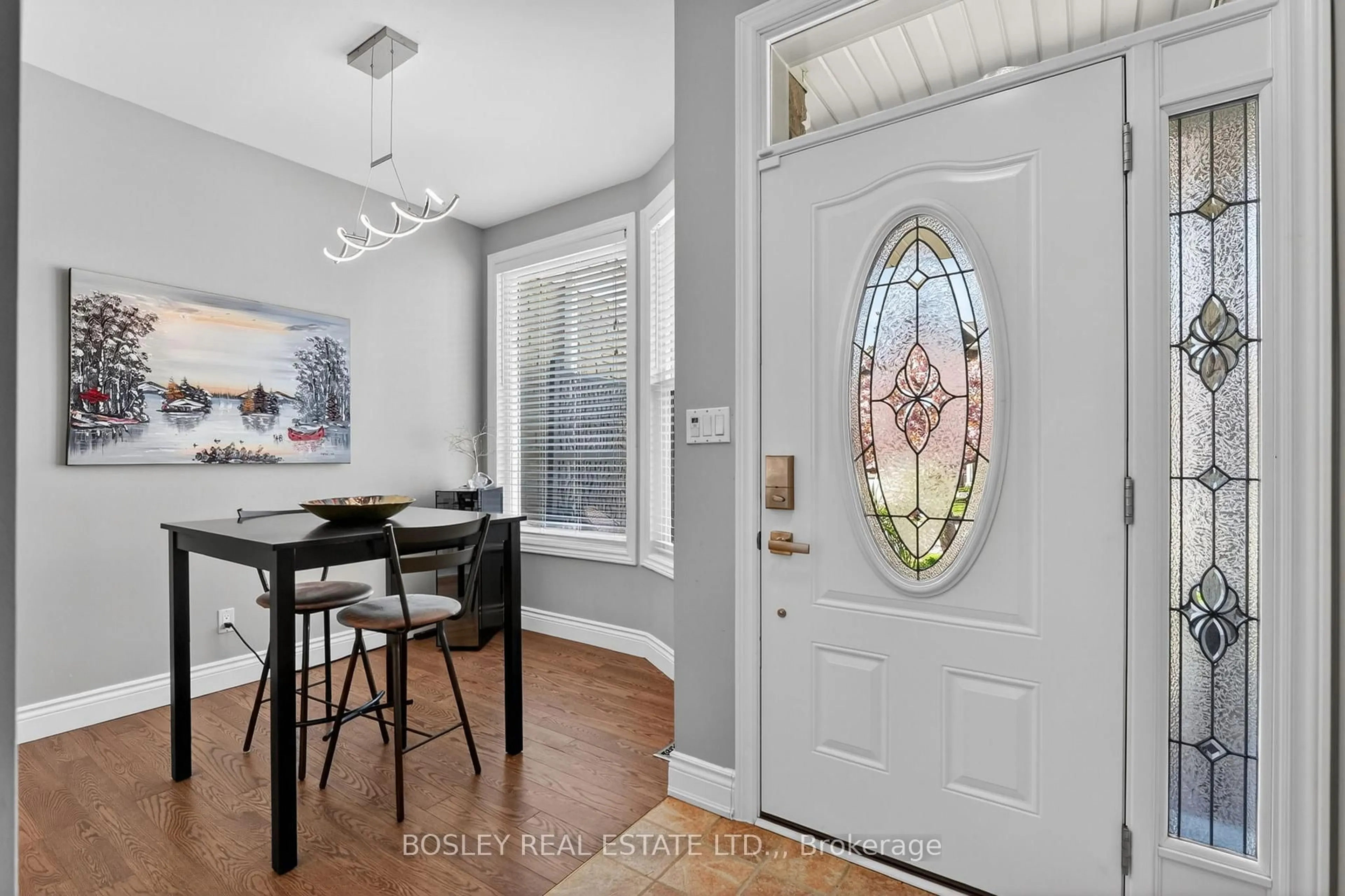 Indoor entryway for 3 Shaws Lane, Niagara-on-the-Lake Ontario L0S 1J0