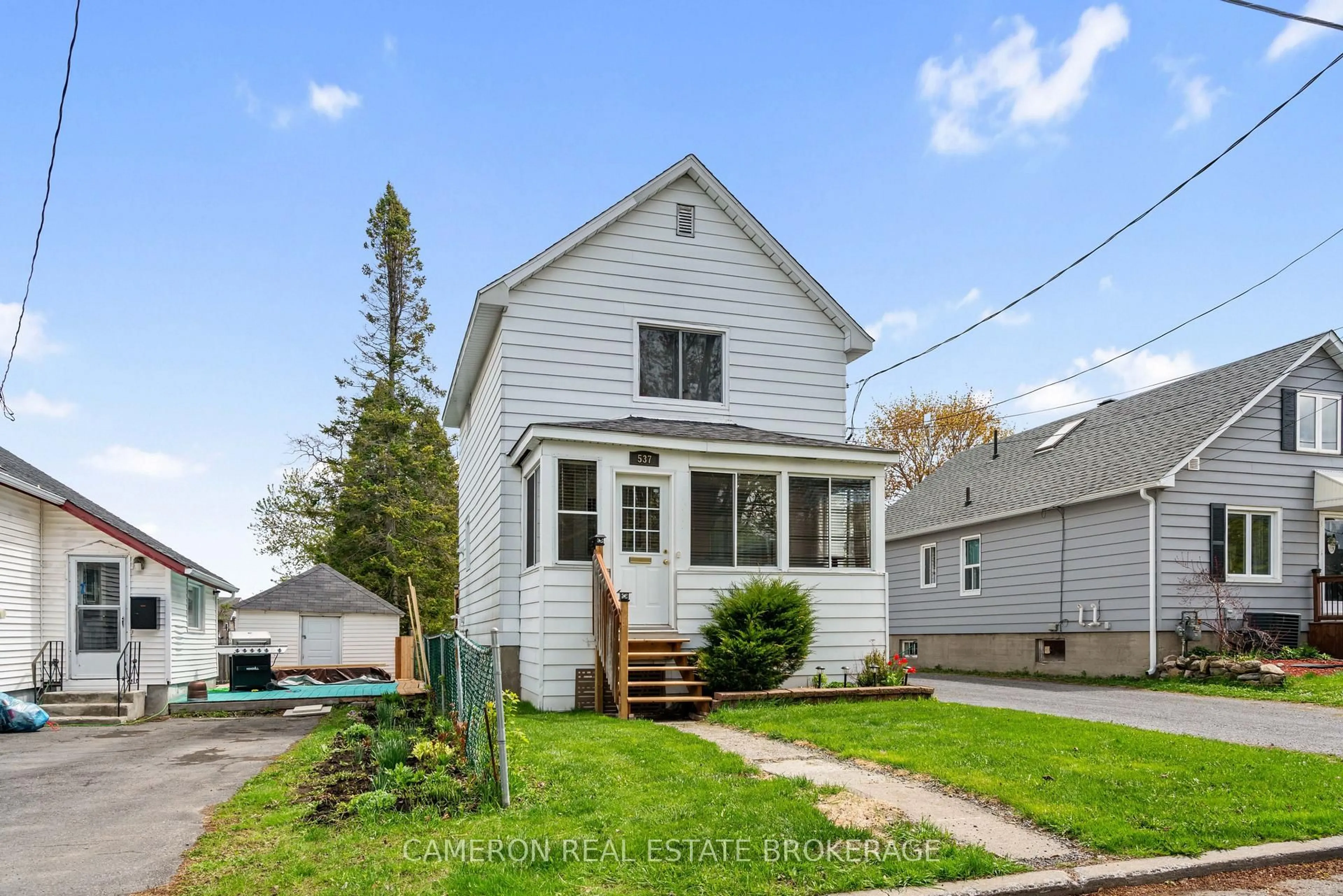 Unknown for 537 Gloucester St, Cornwall Ontario K6H 3X4