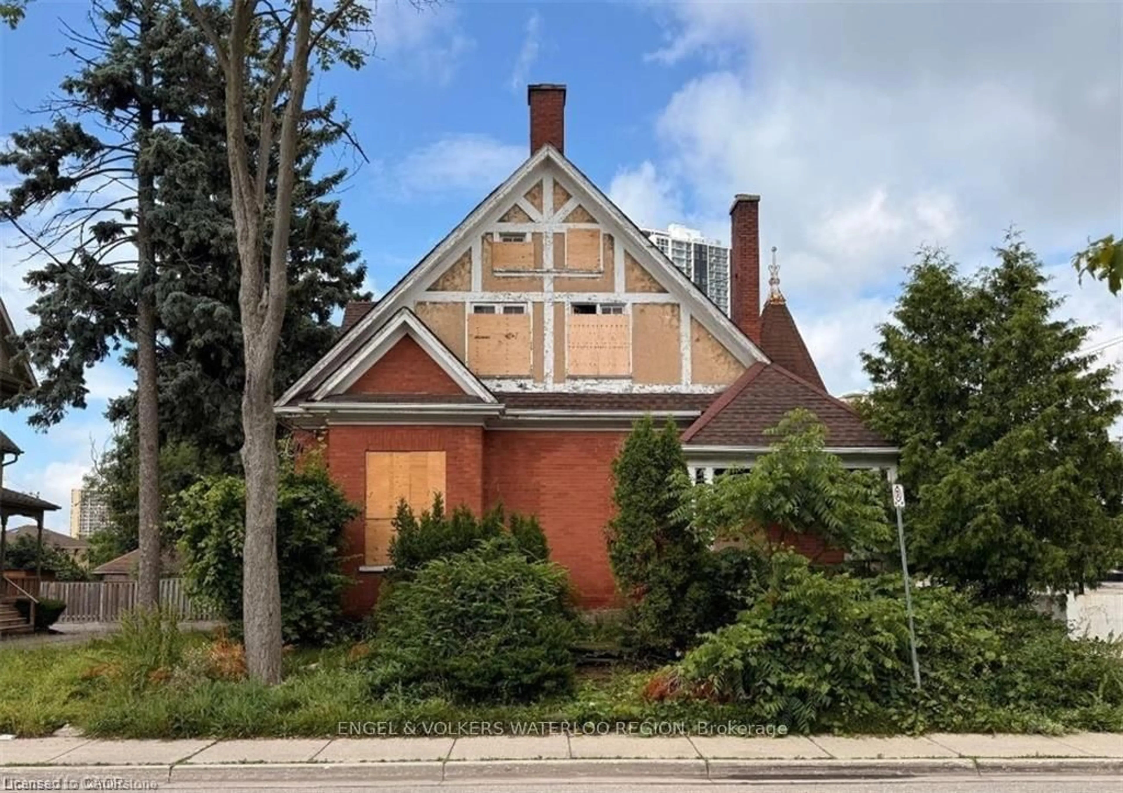 Unknown for 11 Irvin St, Kitchener Ontario N2H 1K6