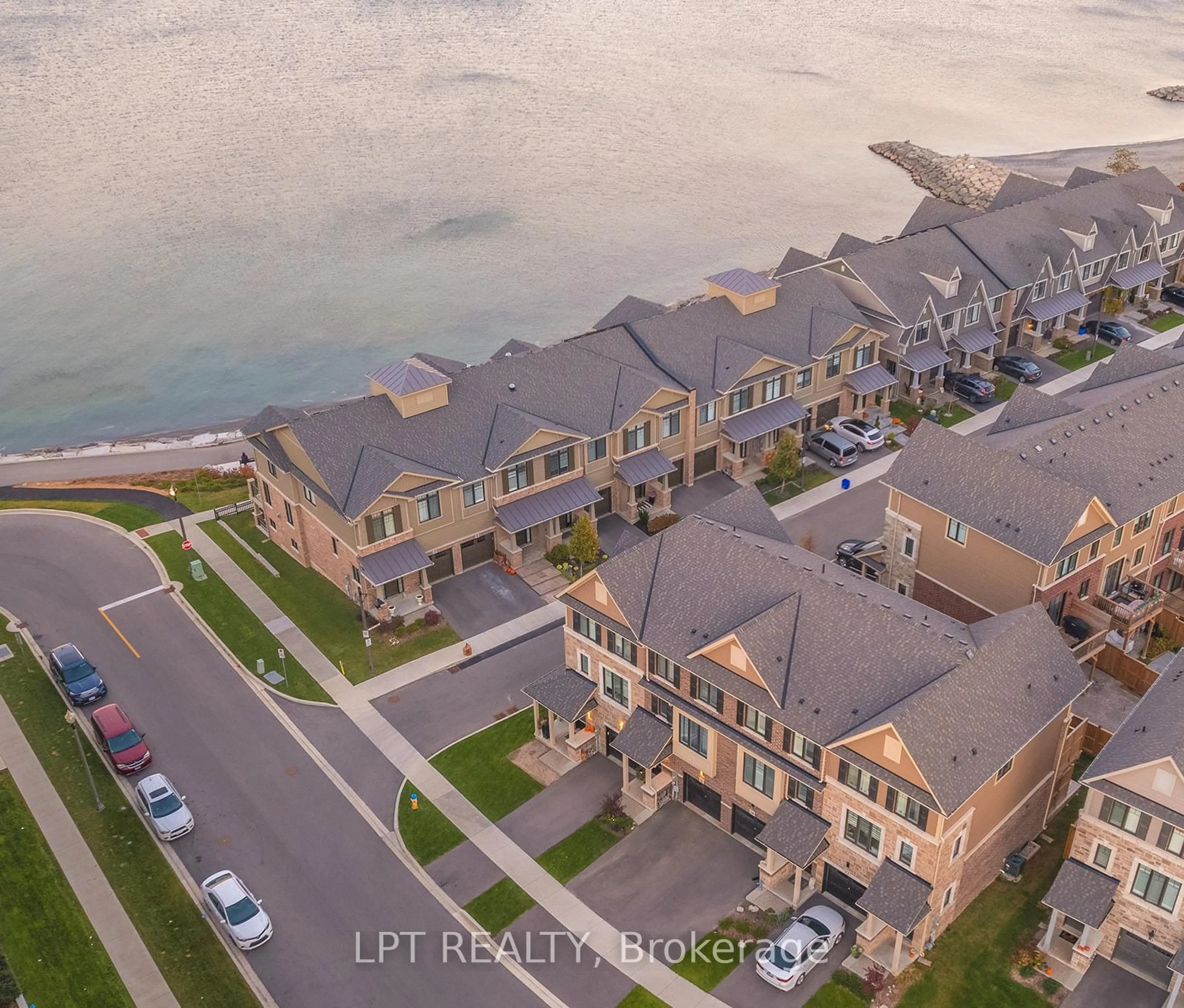 Unknown for 16 Place Polonaise Dr, Grimsby Ontario L3M 0H3