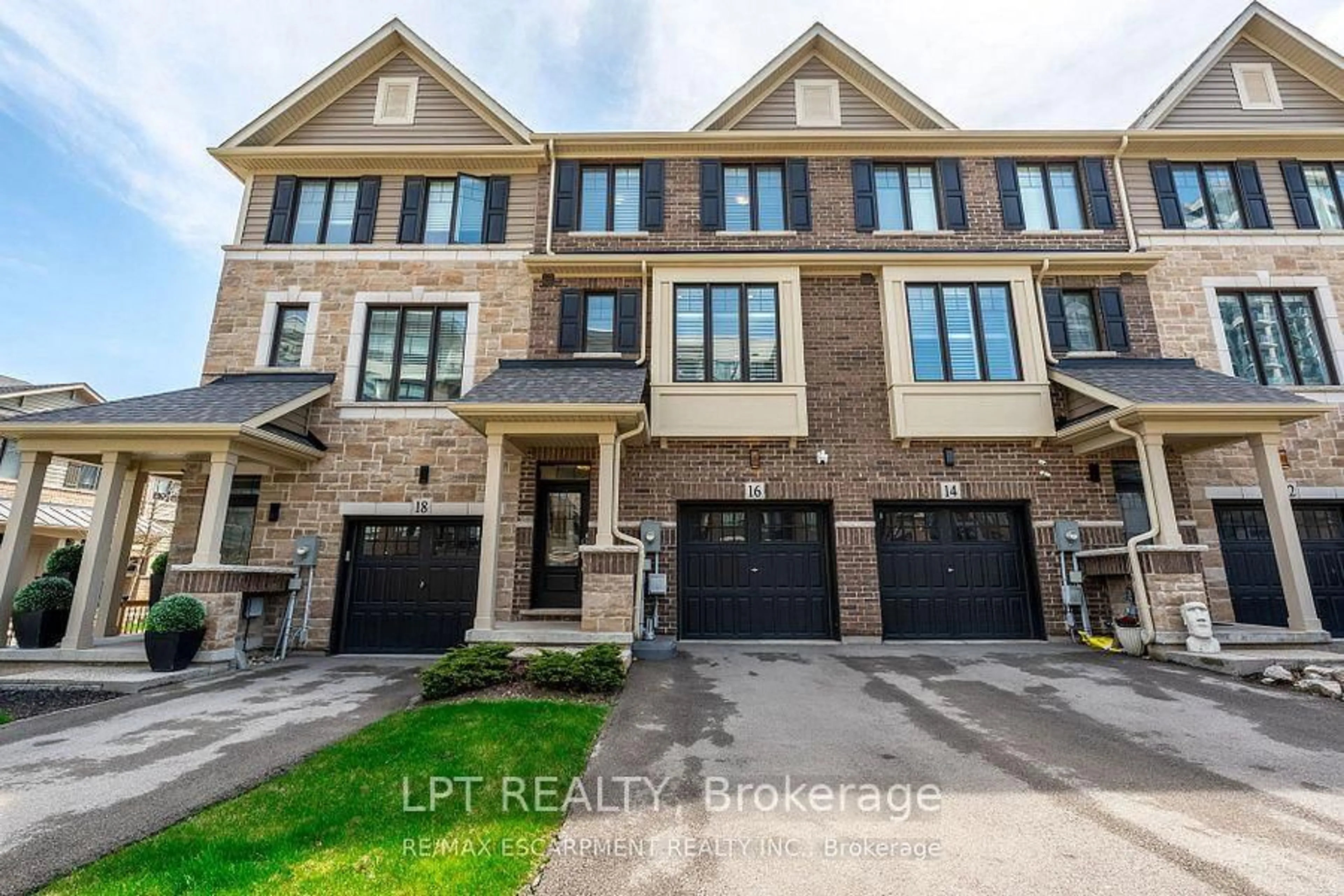 Unknown for 16 Place Polonaise Dr, Grimsby Ontario L3M 0H3