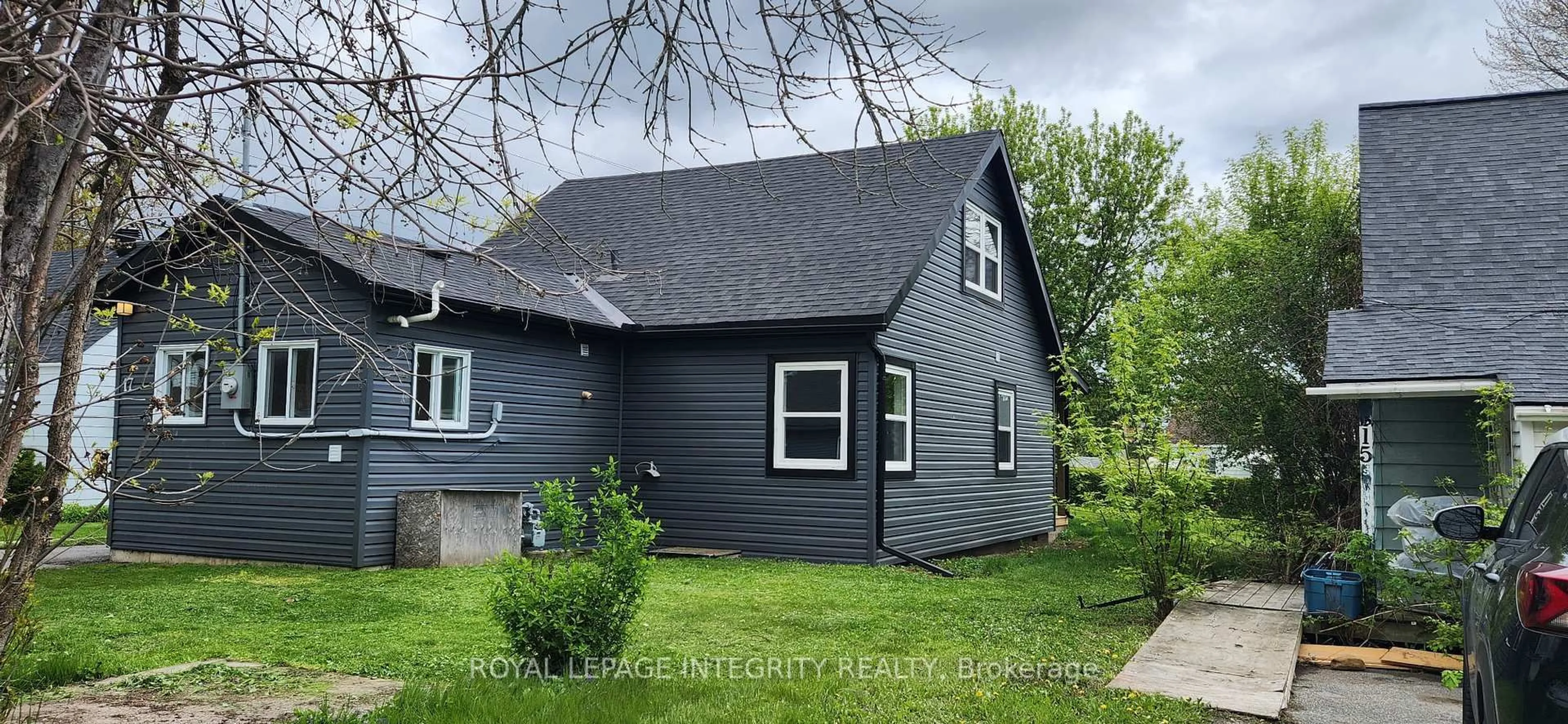 Unknown for 17 Roosevelt Dr, Smiths Falls Ontario K7A 3J7