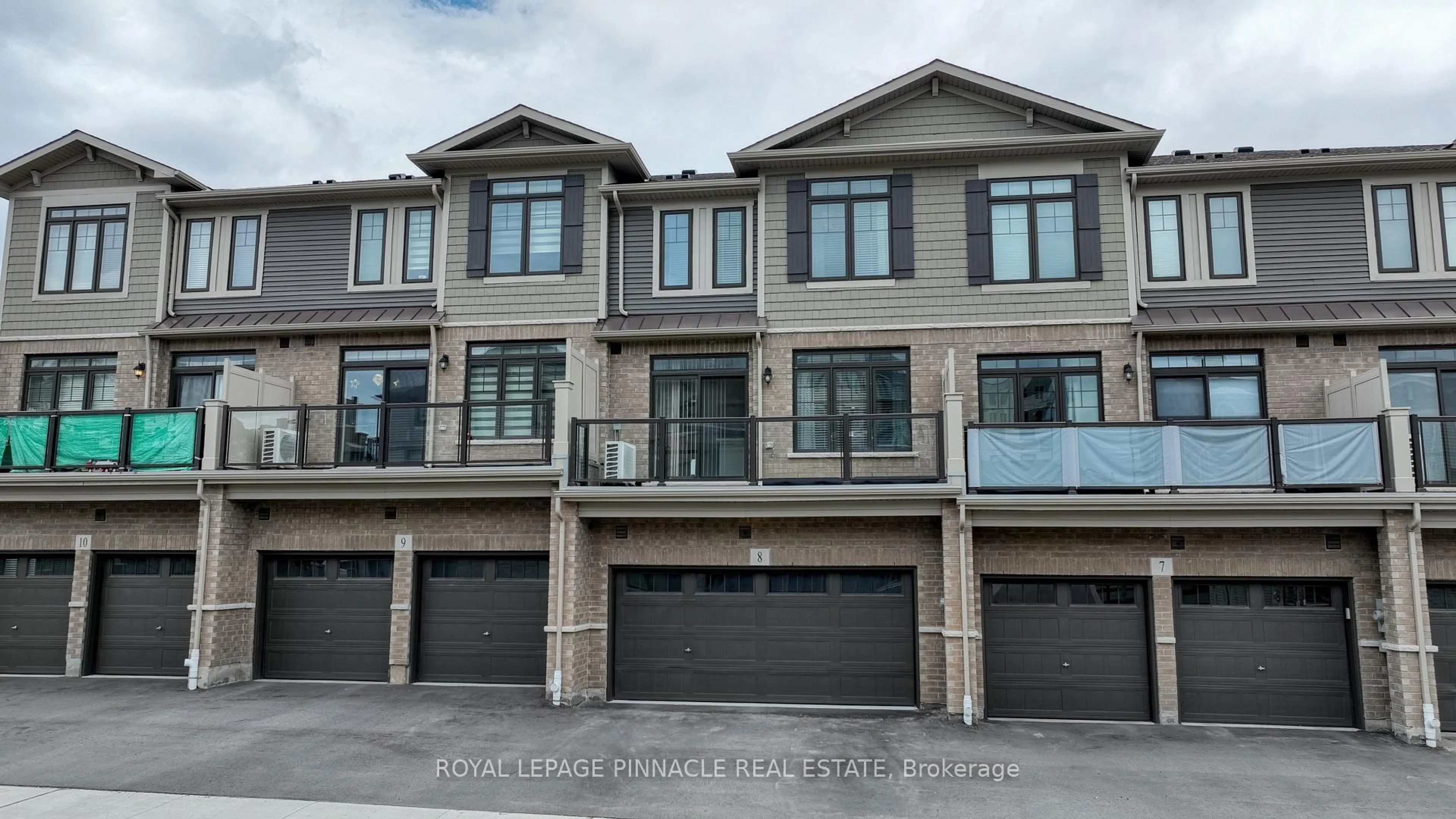 Unknown for 100 Hollywood Crt #8, Cambridge Ontario M1R 0C5