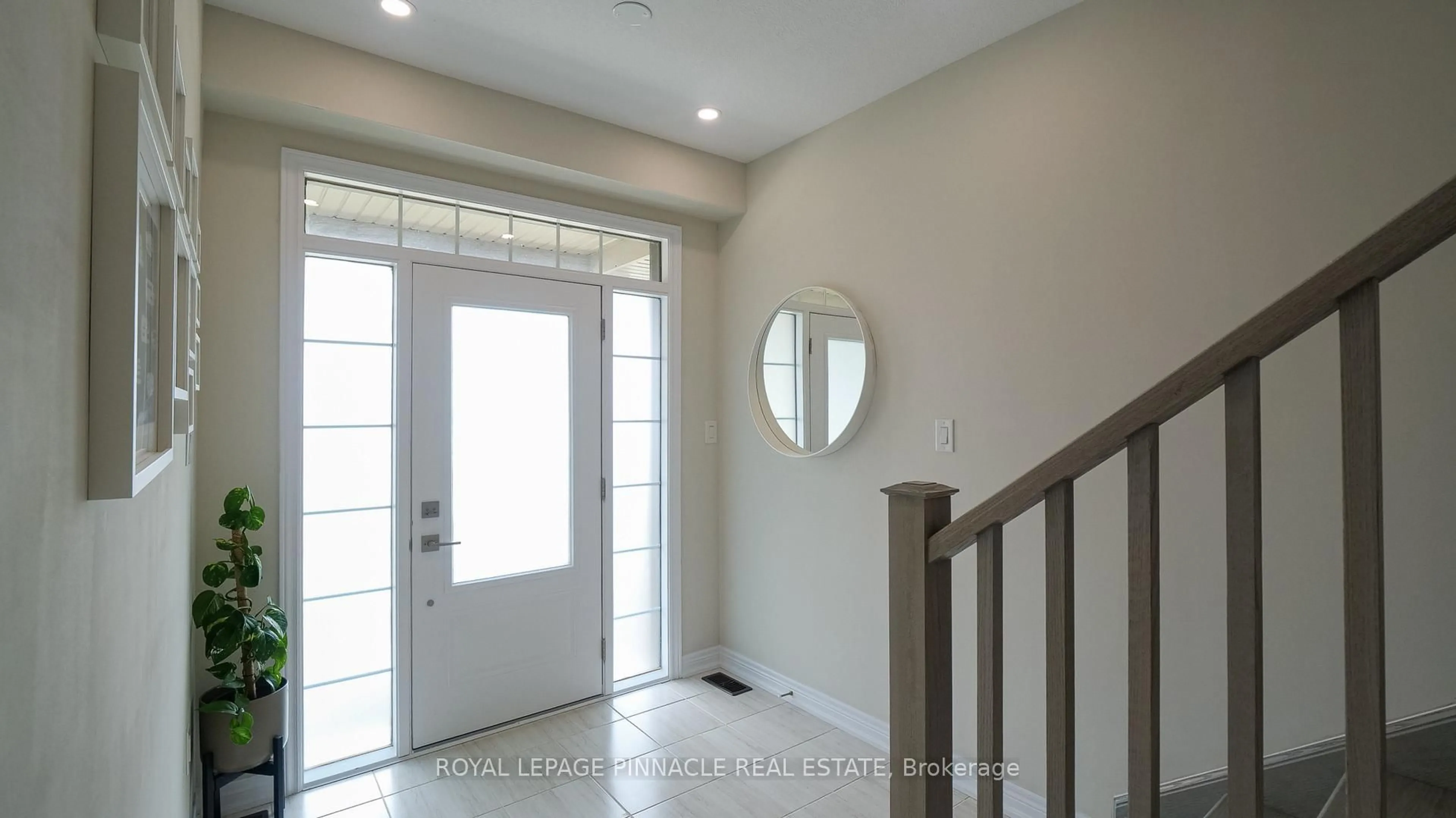 Unknown for 100 Hollywood Crt #8, Cambridge Ontario M1R 0C5