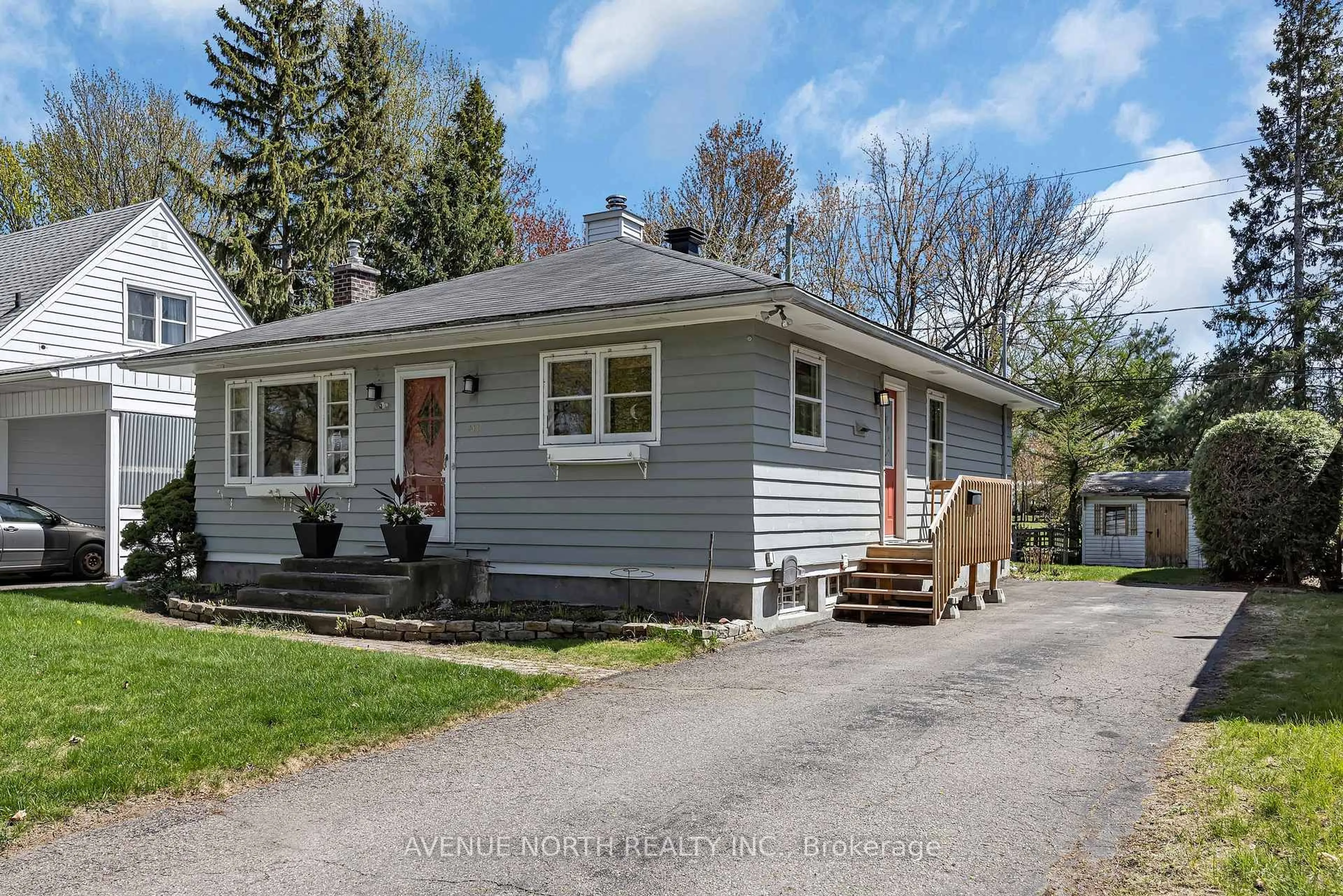 Unknown for 934 Weston Dr, Ottawa Ontario K1G 1X2