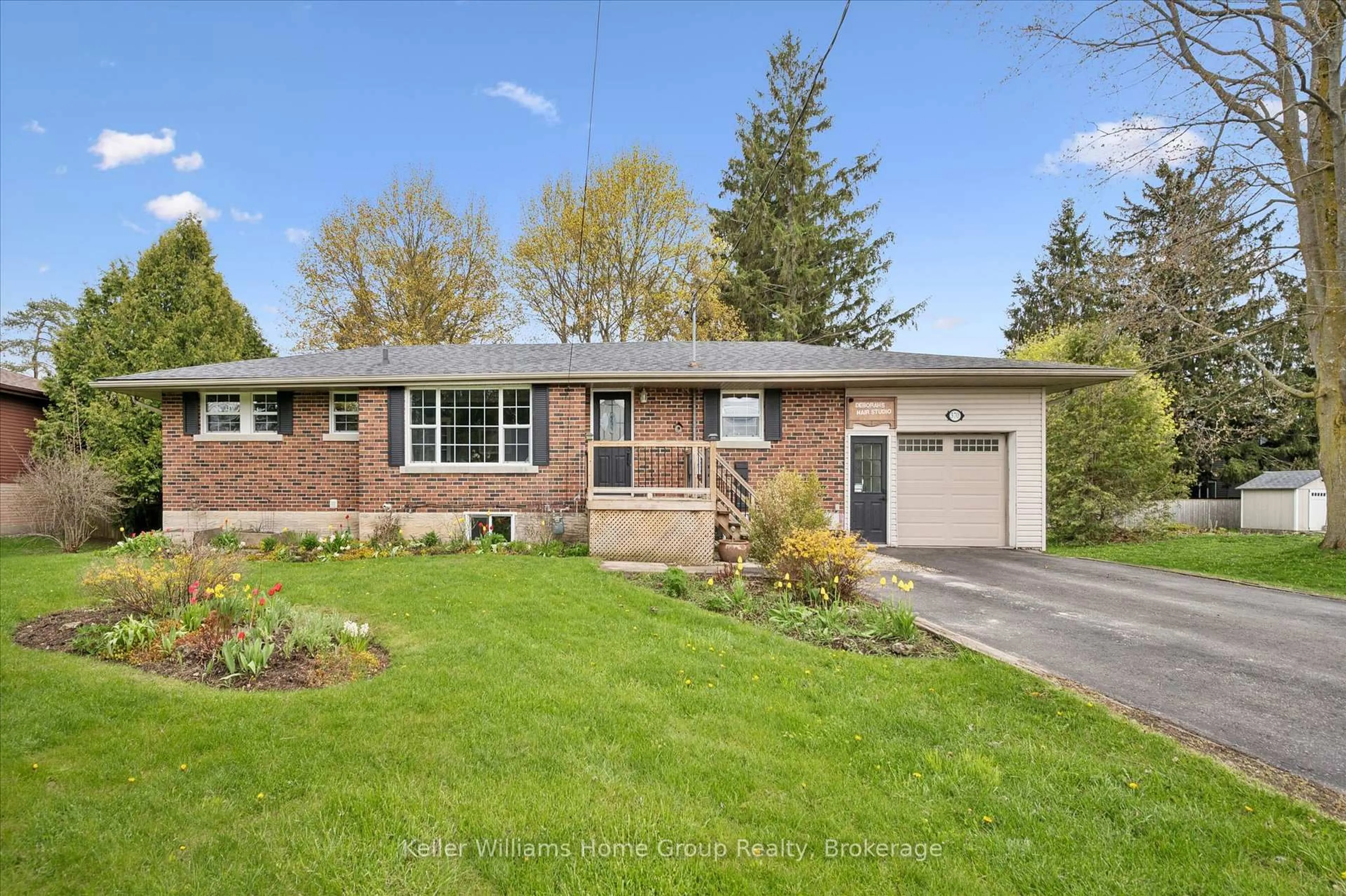 Unknown for 370 Gordon St, Centre Wellington Ontario N1M 2W3
