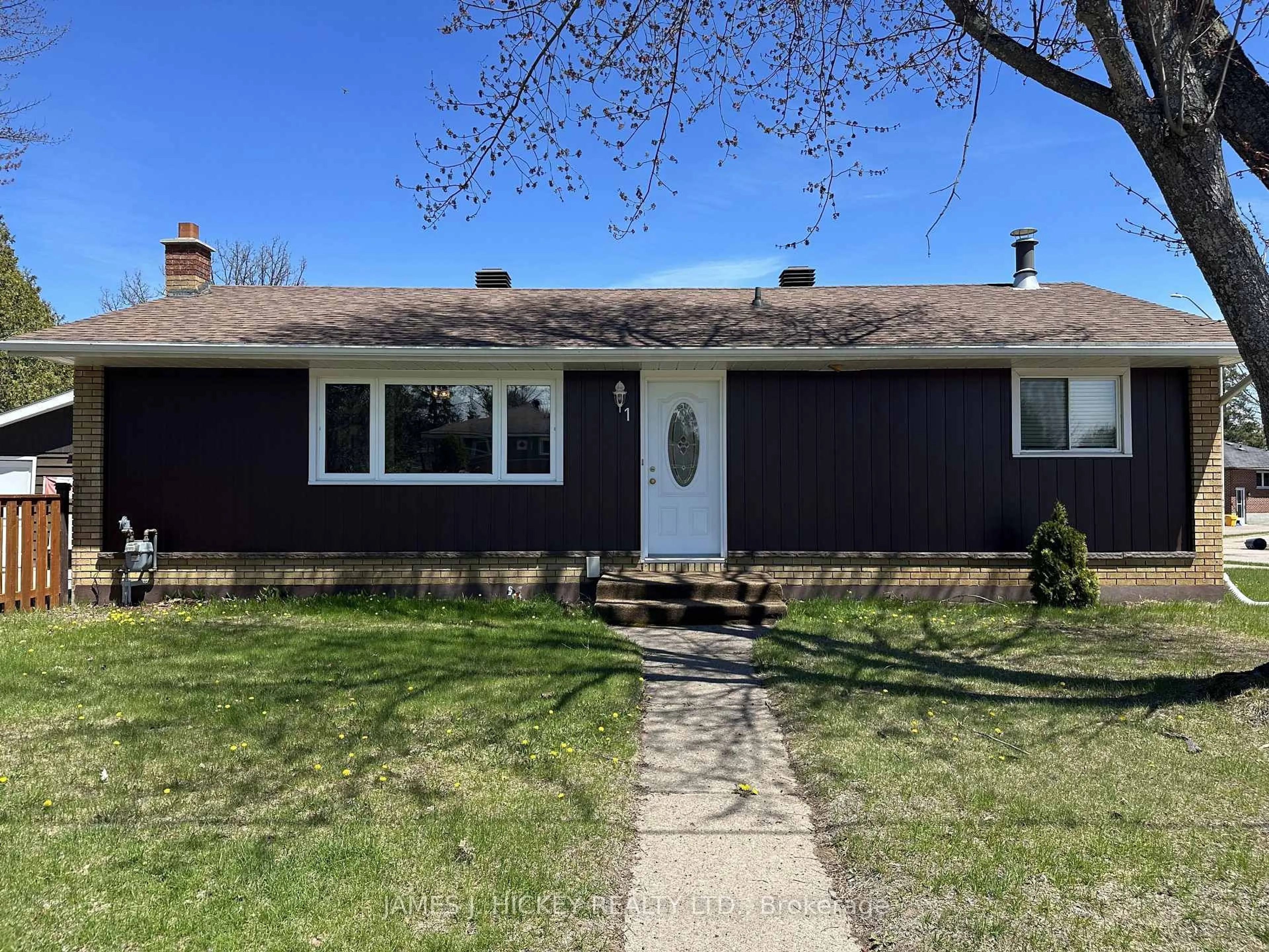 Unknown for 1 HIGHLAND Cres, Deep River Ontario K0J 1P0