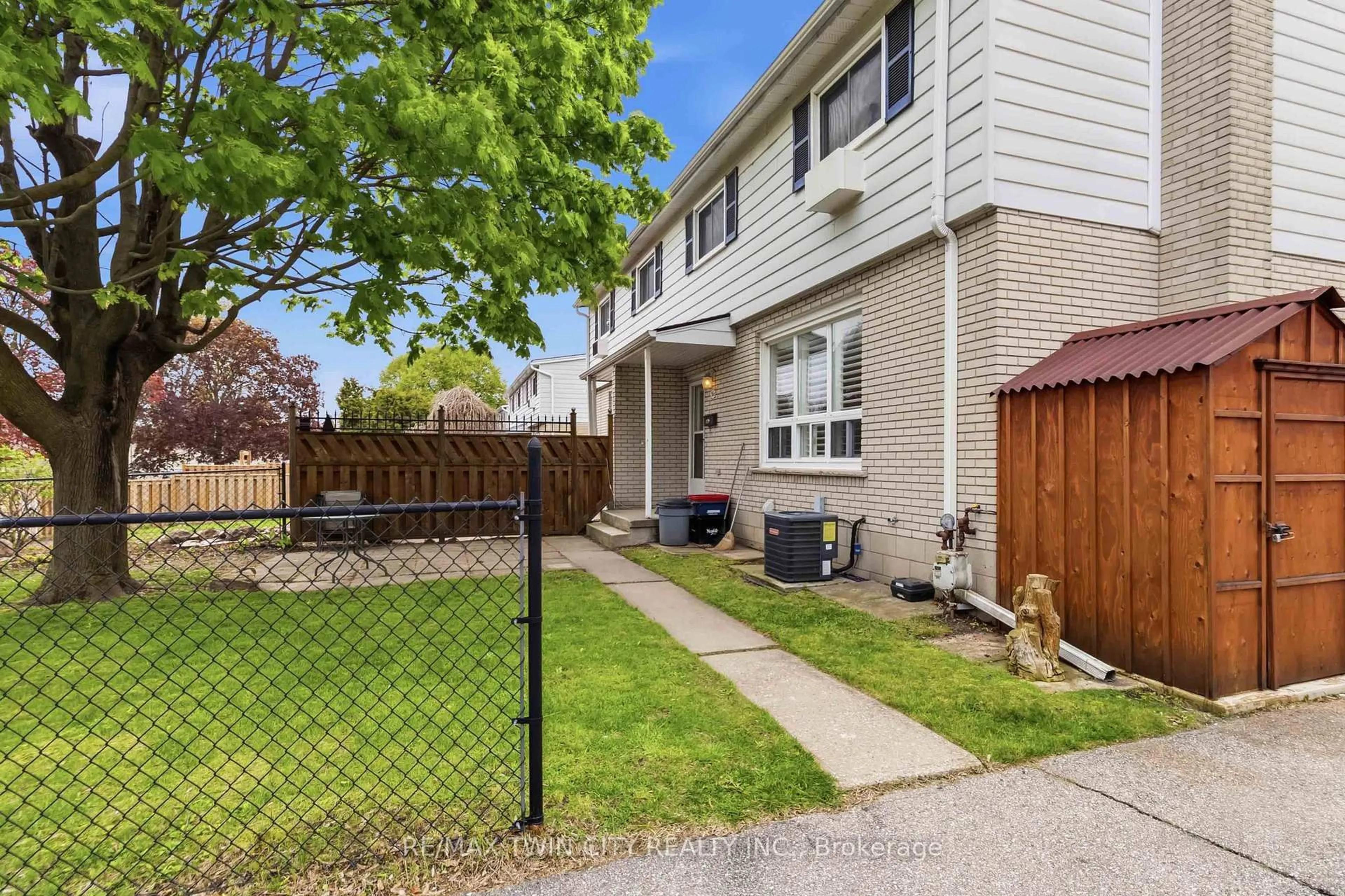 Unknown for 51 Metcalfe Cres #C, Brantford Ontario N3R 2L7