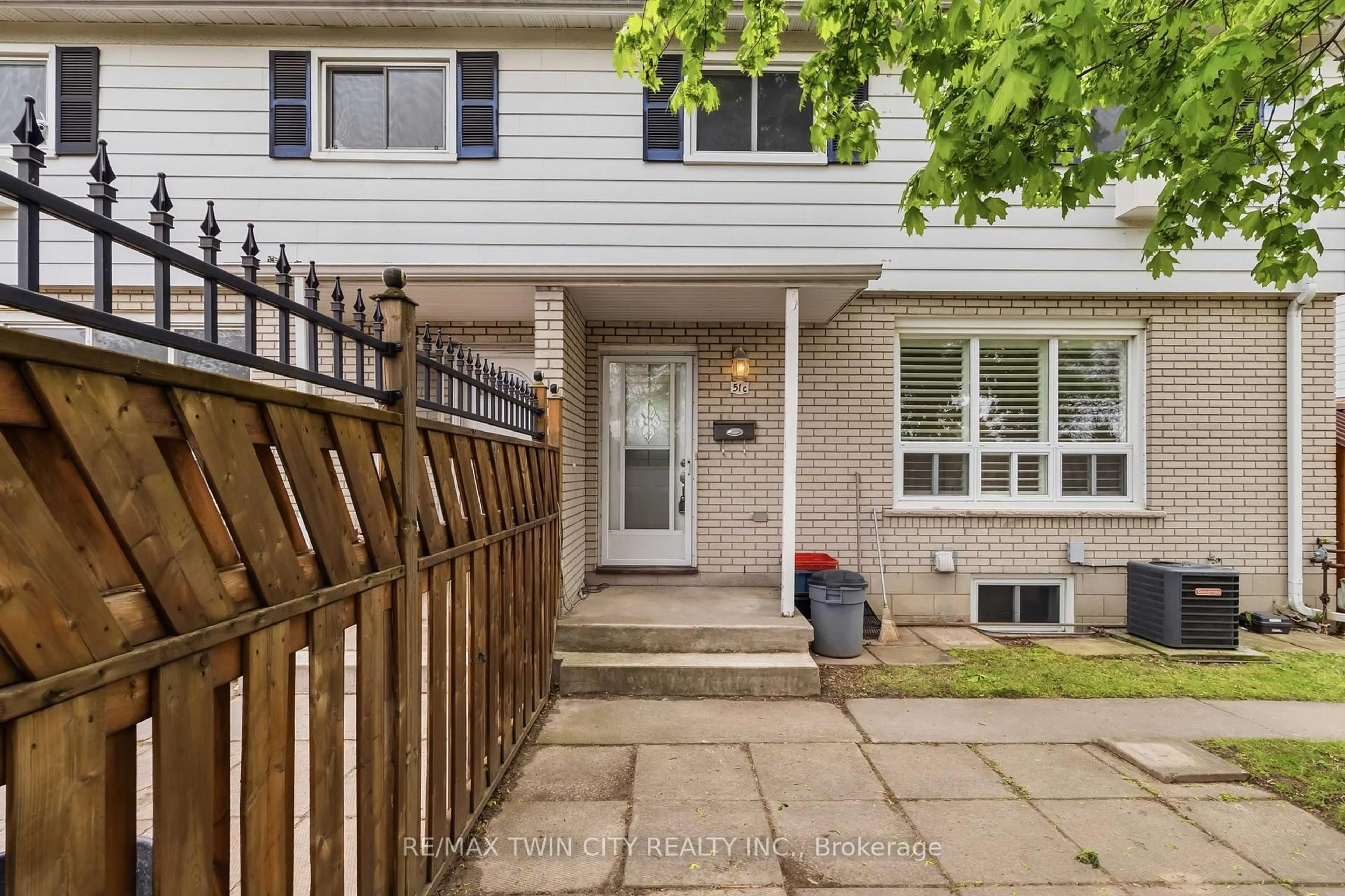Unknown for 51 Metcalfe Cres #C, Brantford Ontario N3R 2L7