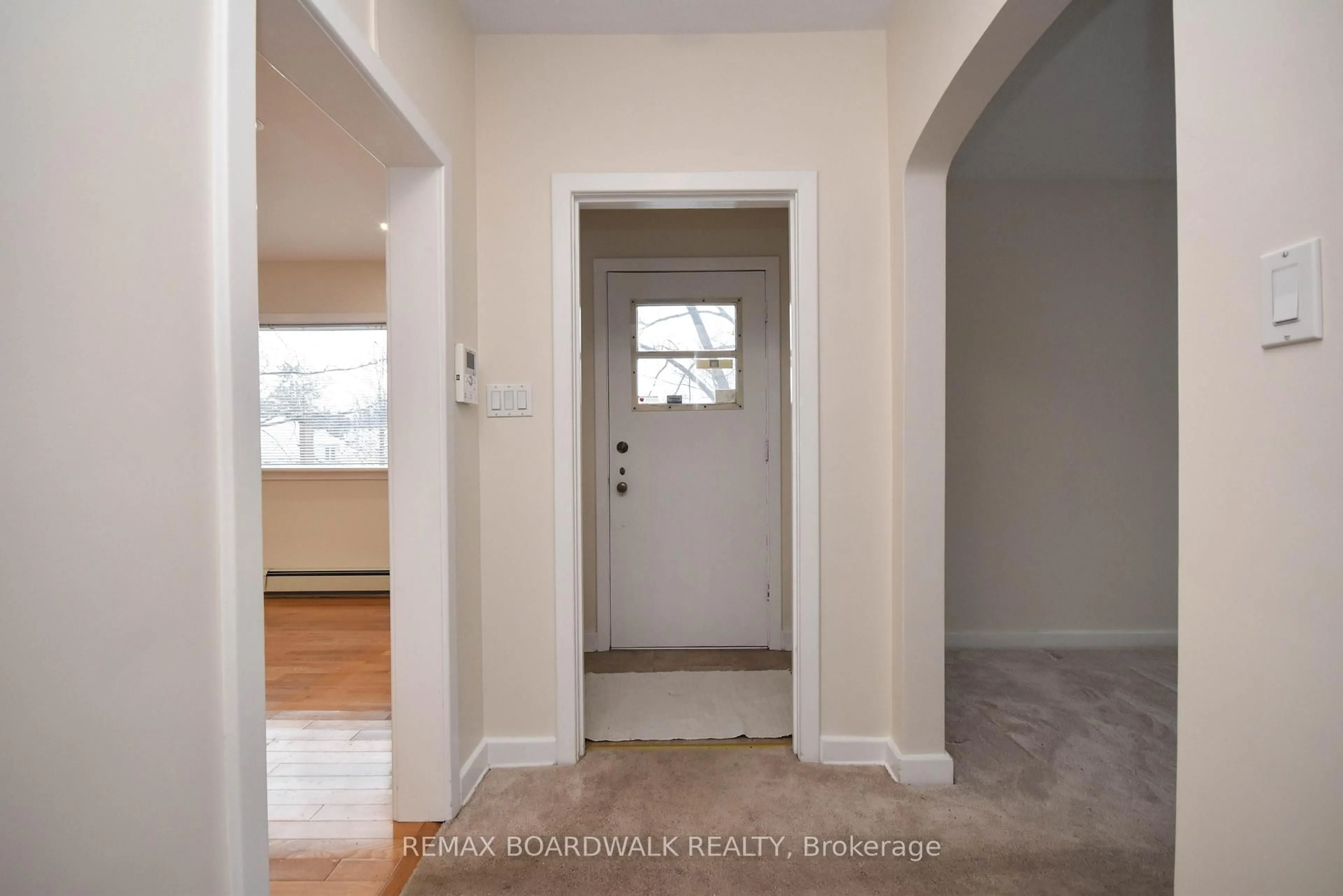 Unknown for 11 Kippewa Dr, Ottawa Ontario K1S 3G3