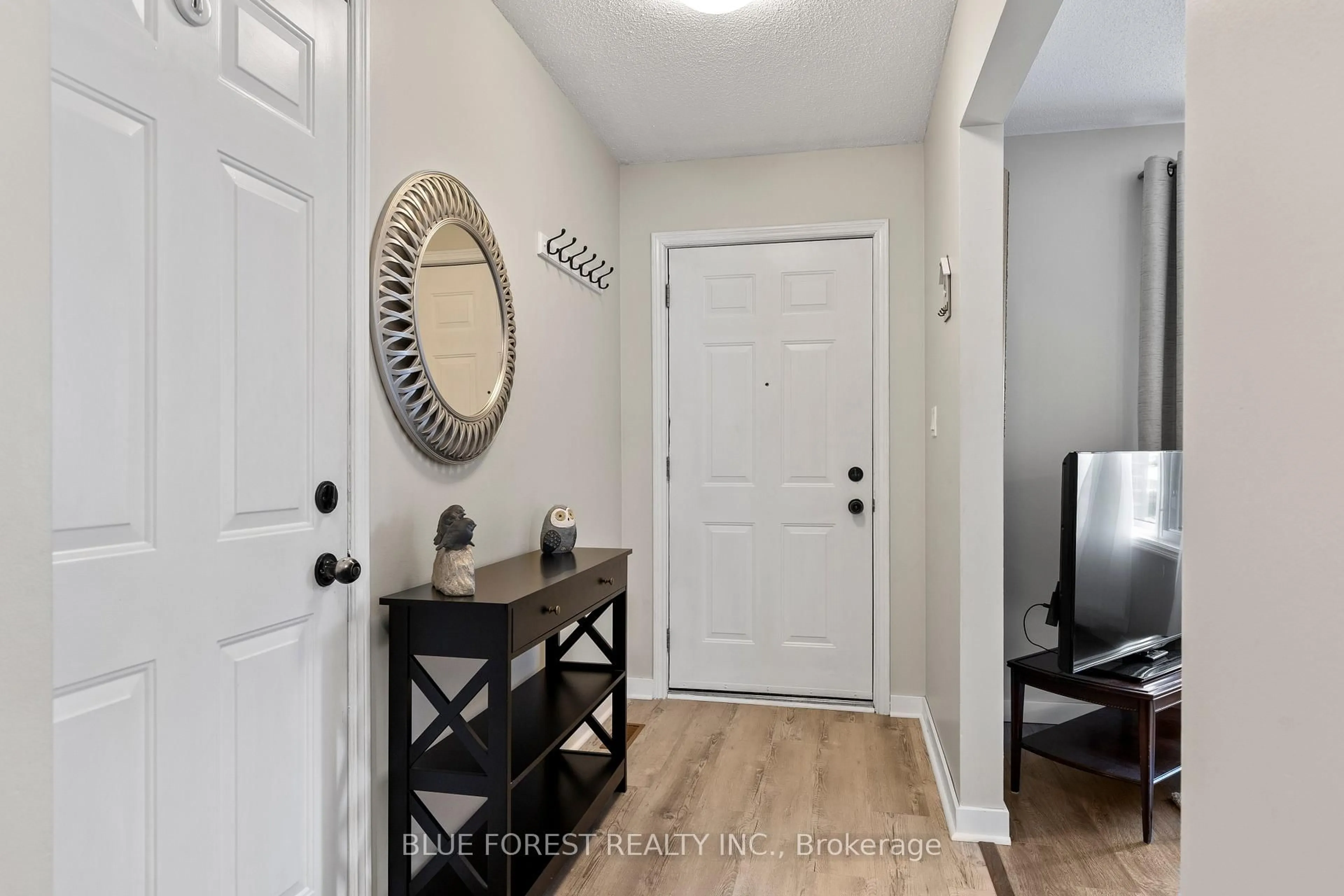 Unknown for 275 Portsmouth Cres, London East Ontario N5V 4E1